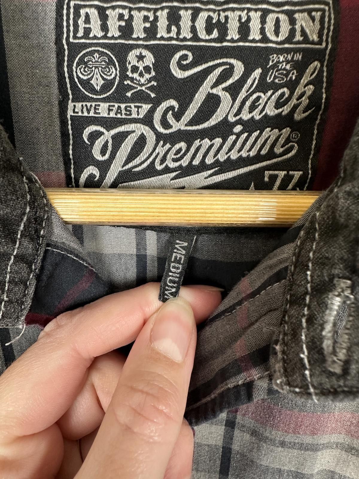 Affliction Y2K Affliction Red Black Grey Plaid Button Up Patches SIZE M Size US M / EU 48-50 / 2 - 5 Thumbnail