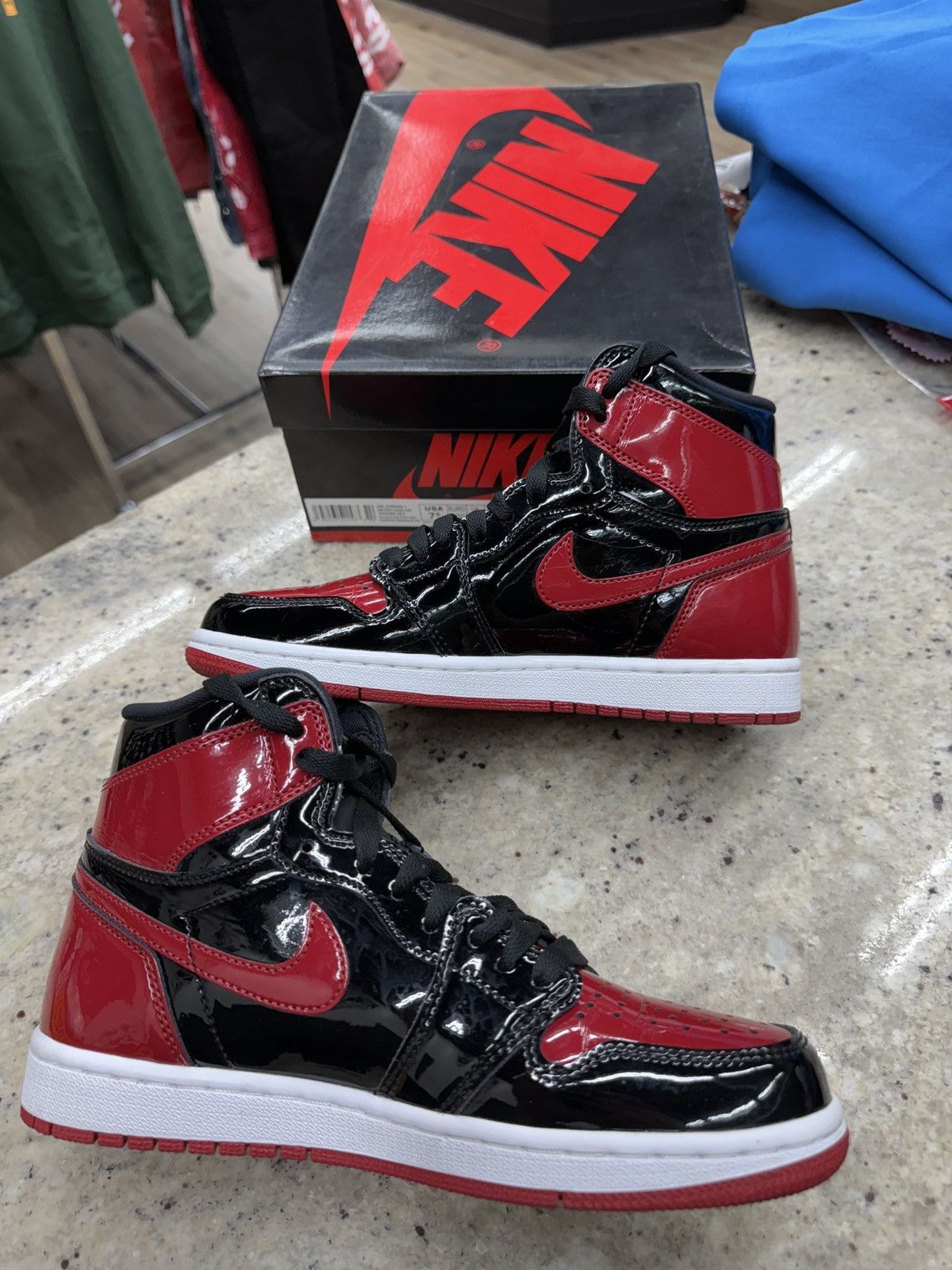 Jordan Brand Jordan Retro 1 Patents Size US 7.5 / EU 40-41 - 2 Thumbnail