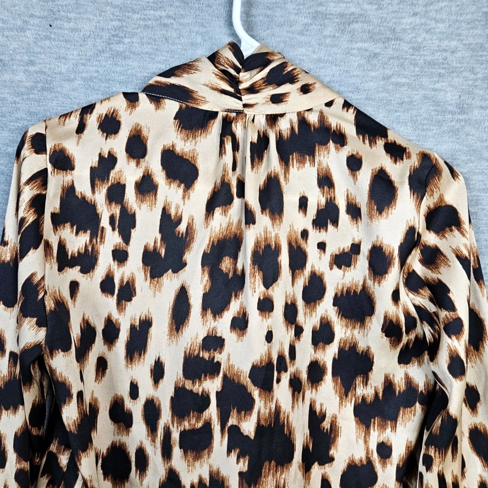 White House Black Market White House Black Market Blouse XS Leopard-Print Bow Tie Neck Short Sleeve Multicolor Women’s Regular Size XXS / US 00 / IT 34 - 5 Thumbnail