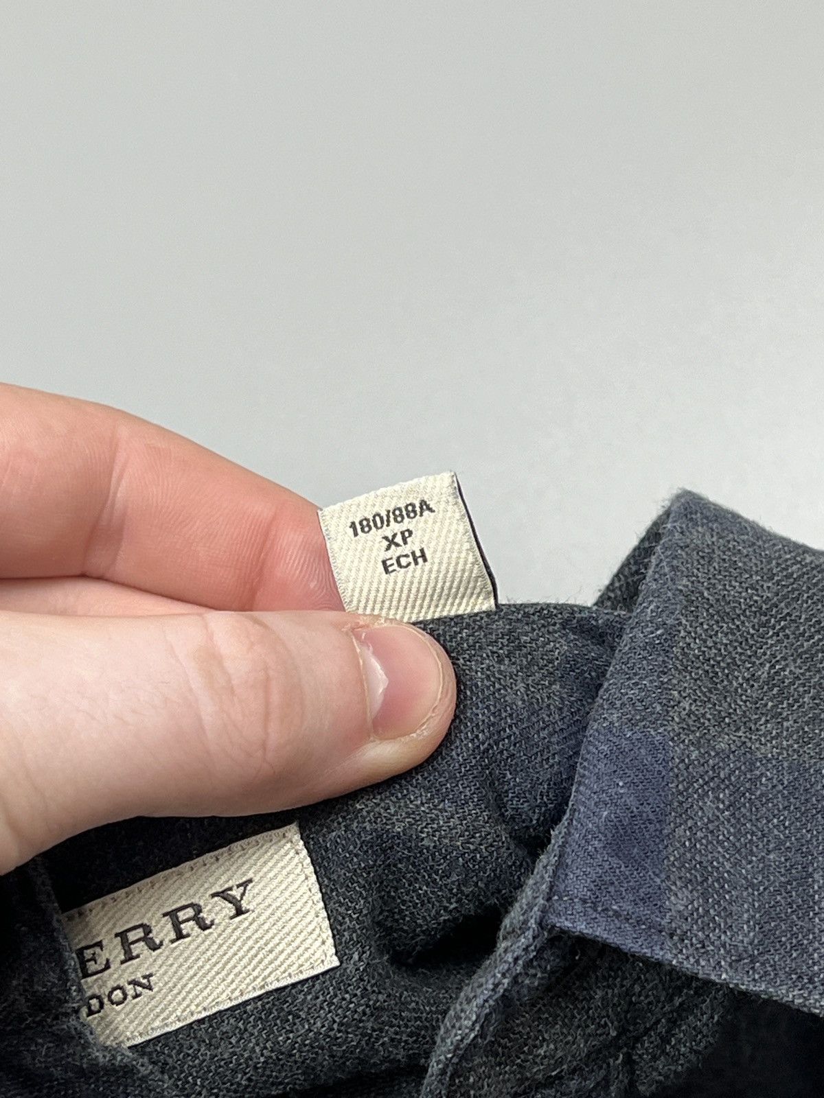 Burberry Burberry London Nova Check Flannel Shirt (Y0479) Size US XS / EU 42 / 0 - 7 Thumbnail