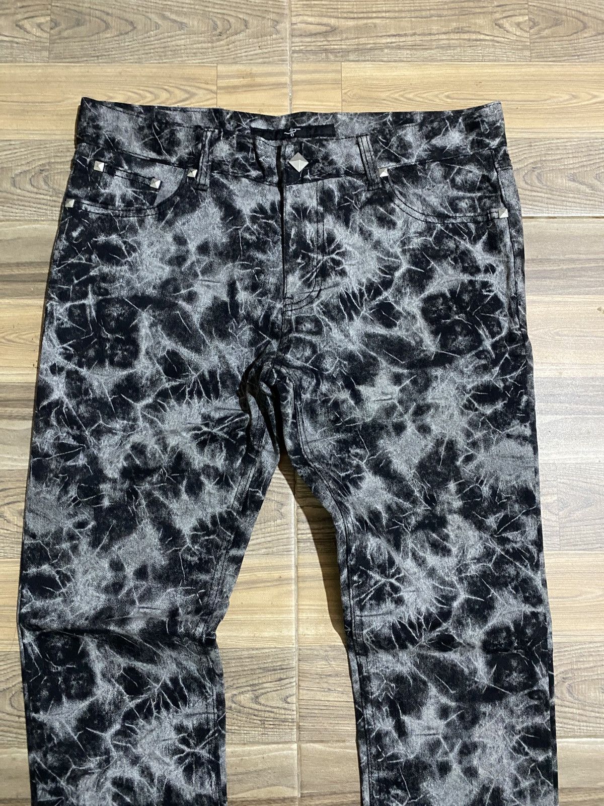 NO ID NO ID SPLATTER STUDDED SKINNY PANTS Size US 30 / EU 46 - 3 Thumbnail