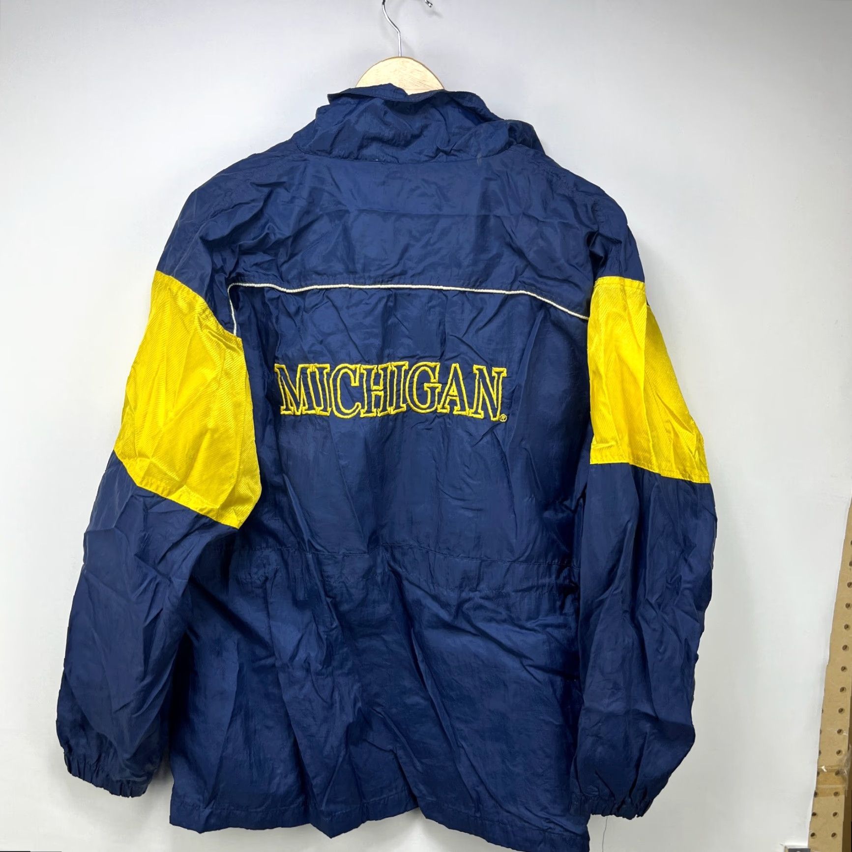 Vintage VINTAGE 90s Michigan Wolverines Windbreaker Jacket Large Men's Blue Windbreaker Jacket L blue Wolverines 90s Mens Size US L / EU 52-54 / 3 - 4 Thumbnail
