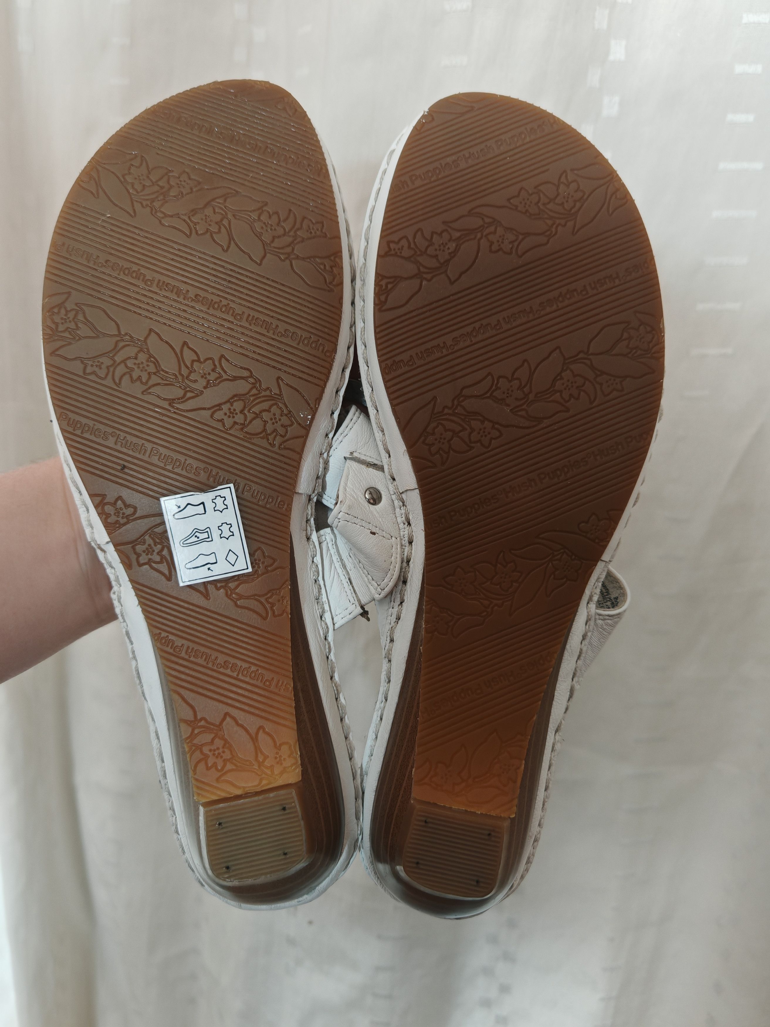 Genuine Leather × Hush Puppies Hush Puppies Gladness White Women Flat Thong Flip Flops Size US 8 / IT 38 - 6 Thumbnail