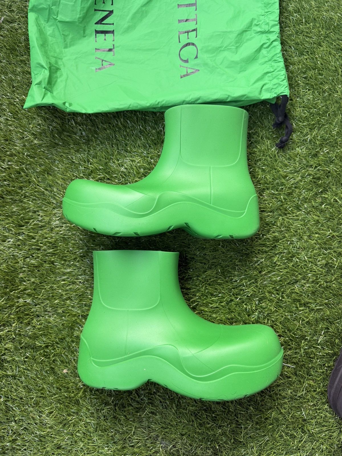 Bottega Veneta Bottega Veneta Puddle Boot size 42 Parakeet Green Size US 9 / EU 42 - 1 Thumbnail