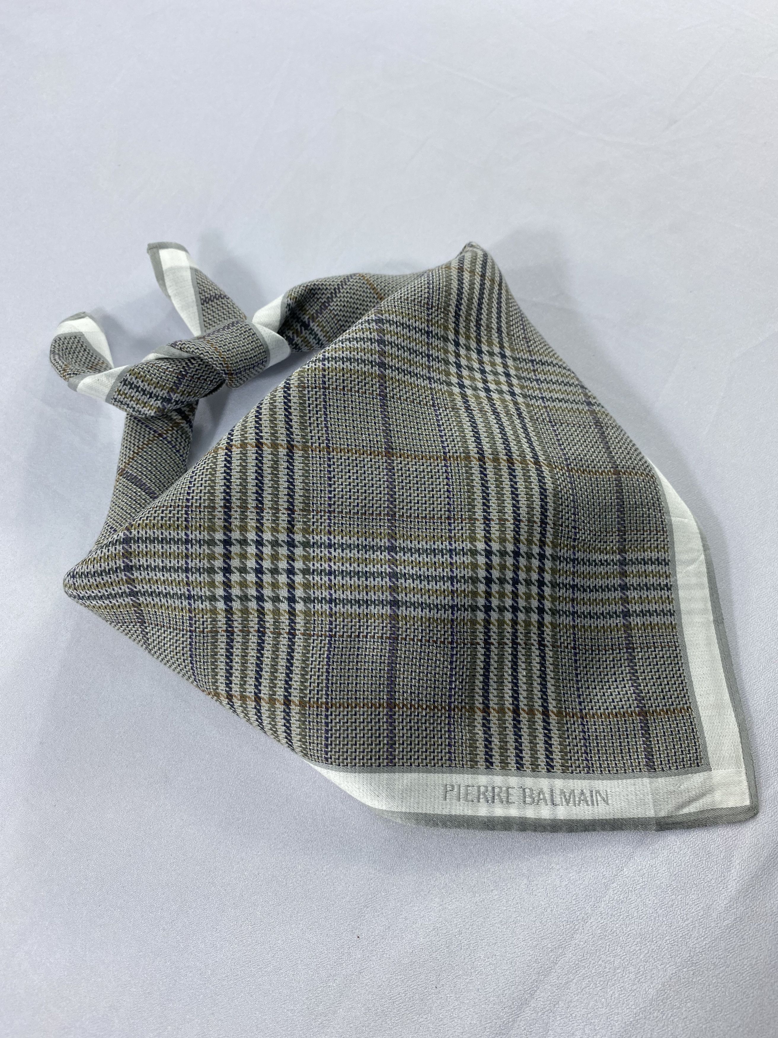 Pierre Balmain Pierre Balmain Handkerchief / Bandana / Neckerchief Size ONE SIZE - 1 Thumbnail