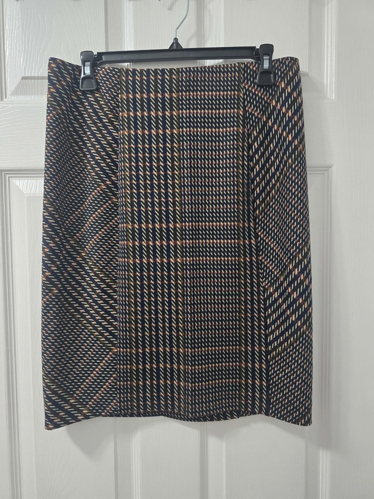 Covington Covington Plaid Pattern Pencil Skirt Medium Size 32" / US 10 / IT 46 - 1 Thumbnail
