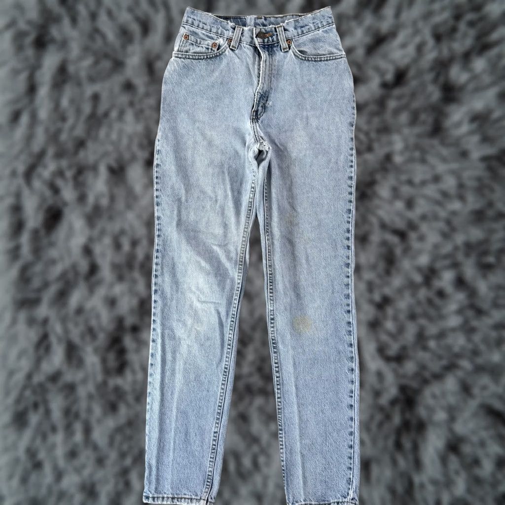 Levi's Vintage Levi's 512 Jeans Womens 7 Slim Fit 25x30 Tapered Leg 90s Light Wash USA Size 28" / US 6 / IT 42 - 1 Thumbnail