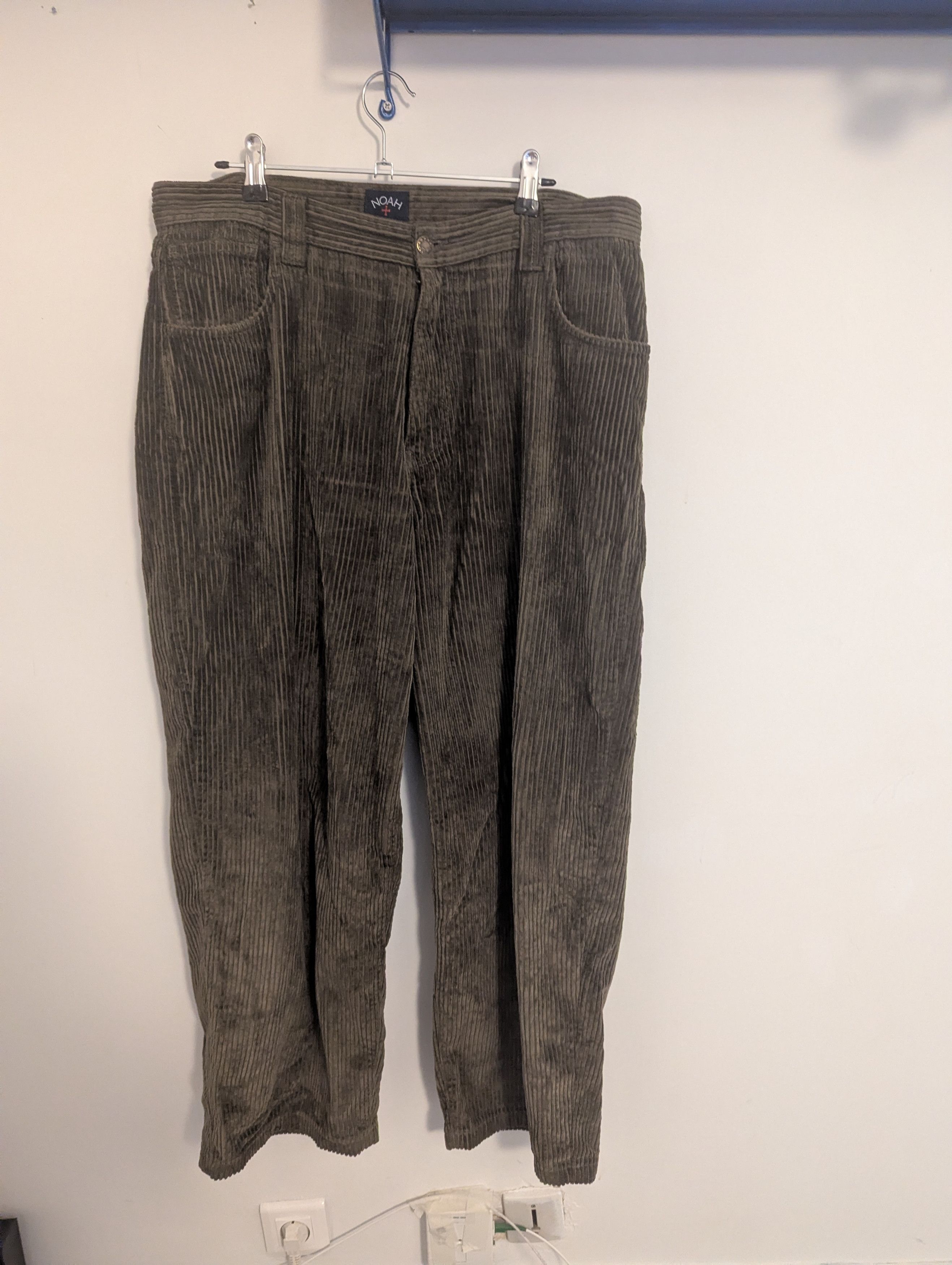 Noah Wide-Wale Corduroy Jeans Size US 34 / EU 50 - 1 Thumbnail