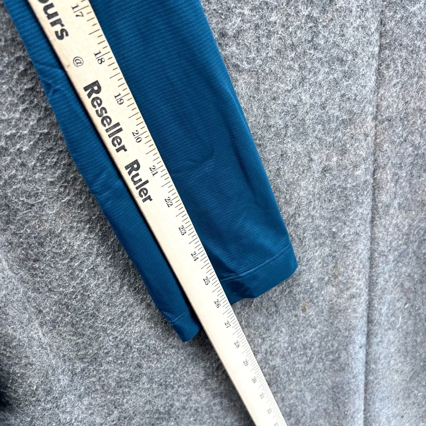 Puma PUMA Sweatshirt Mens XL Blue Quarter Zip Long Sleeve Pullover Athletic Tee Knit Mock Neck Logo Sweatshirt Pullover 1/4 Zip Sports Regular Fit Mens Size US XL / EU 56 / 4 - 5 Thumbnail