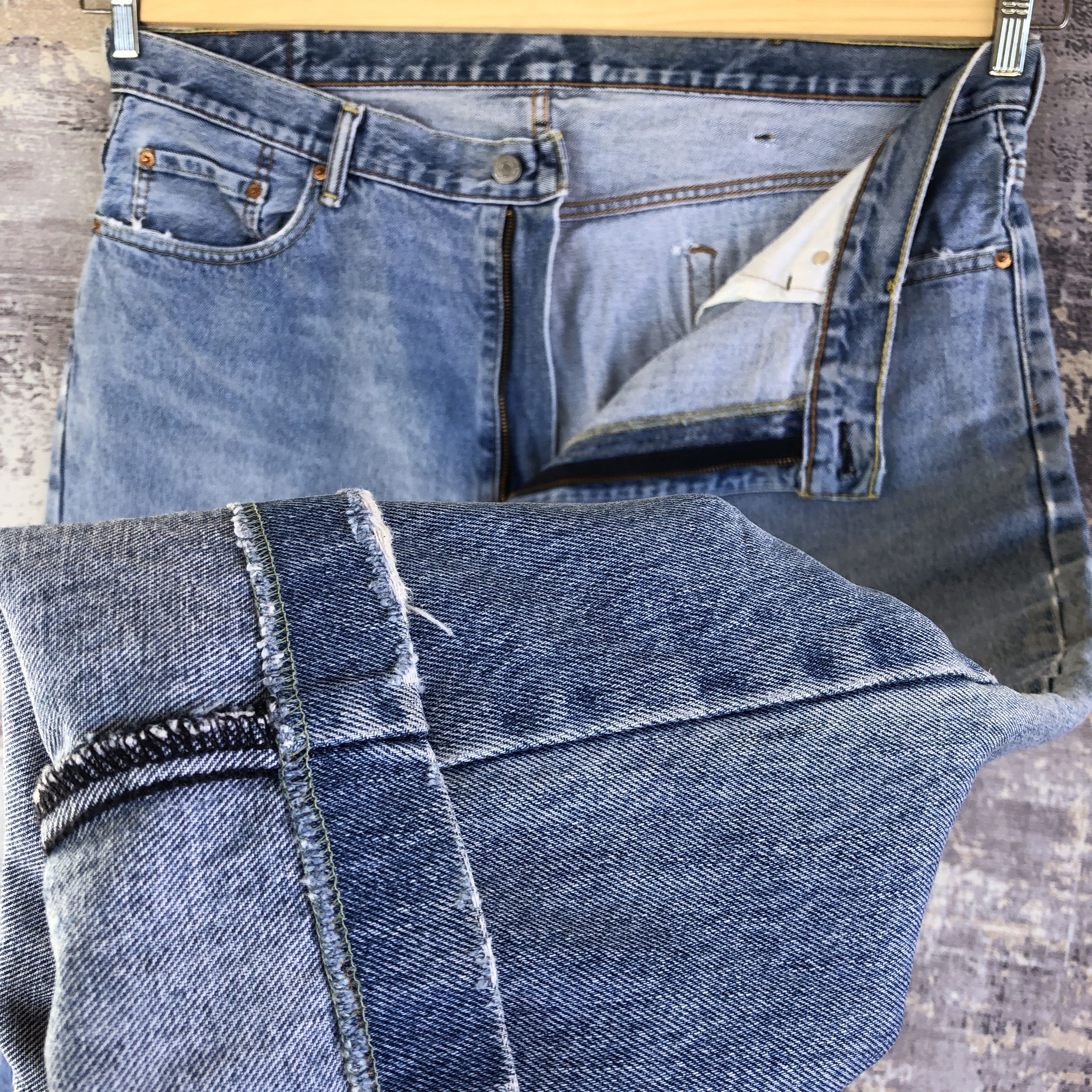 Levi's Y2K Levis 560 Light Wash Baggy Jeans Distressed Levi's Denim Size US 40 / EU 56 - 8 Thumbnail