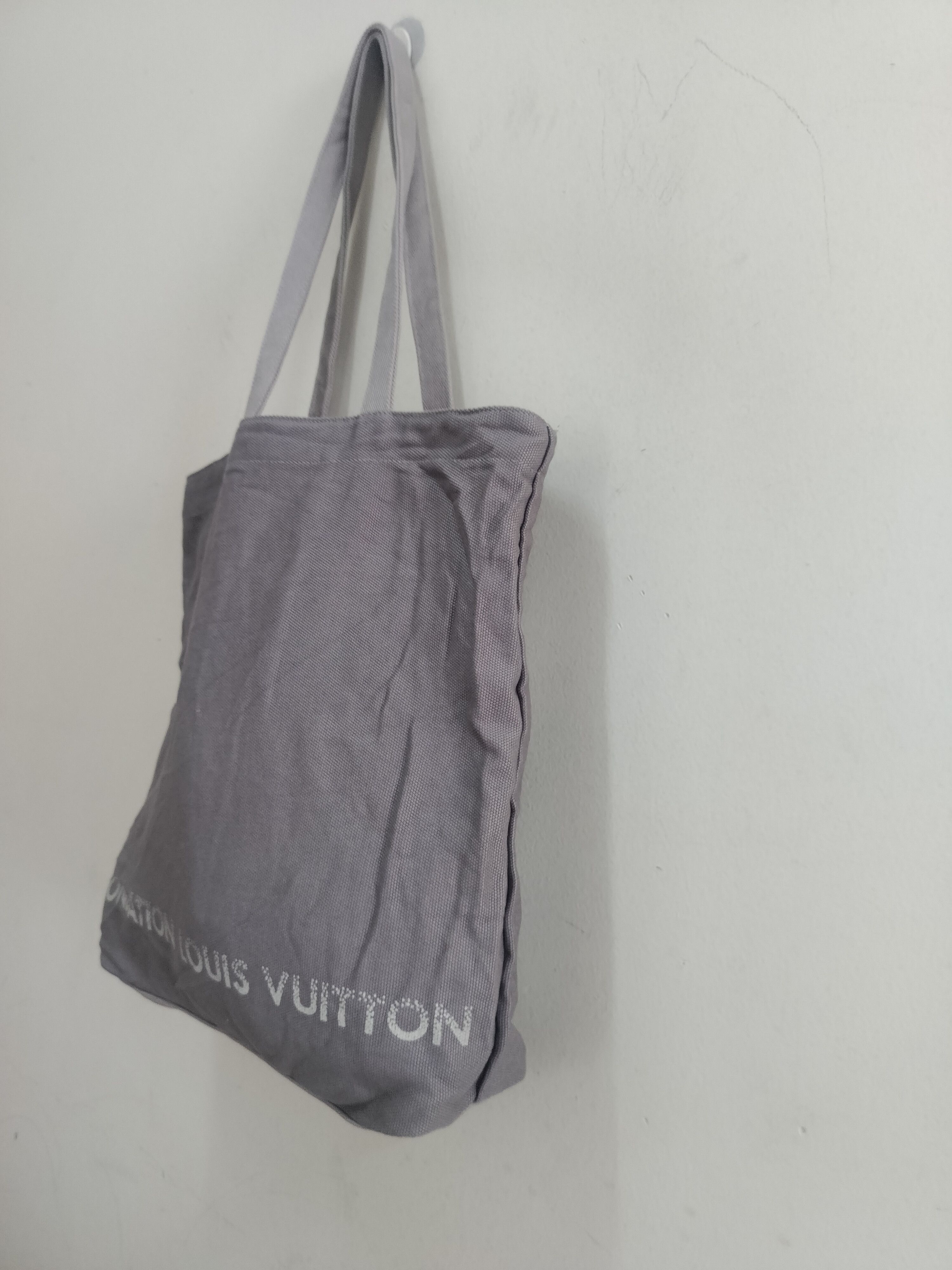 Louis Vuitton Foundation Louis Vuitton tote bag Size ONE SIZE - 4 Thumbnail