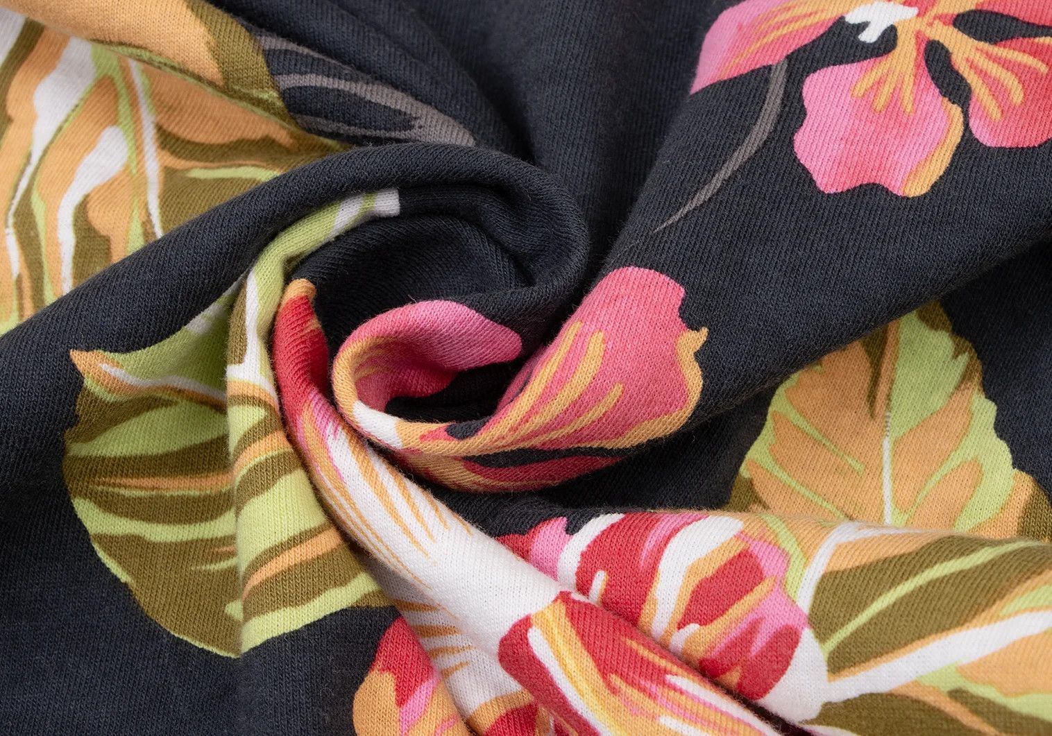 Etro Hibiscus Print T-Shirt in Black, Orange, and Pink, Size S Size US S / EU 44-46 / 1 - 10 Thumbnail