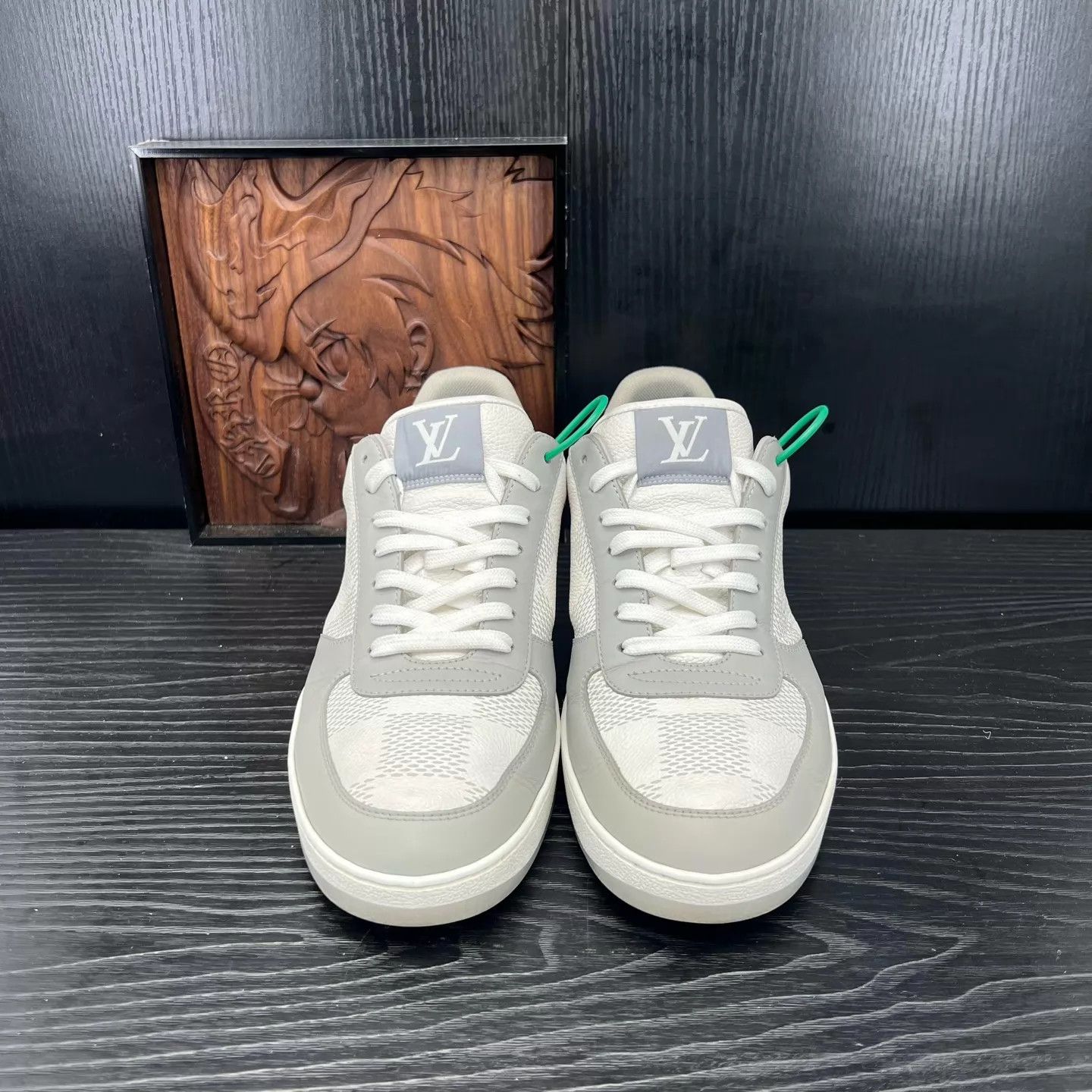 Louis Vuitton LV Rivoli Gray White 8.5/42.5 Like New Size US 9.5 / EU 42-43 - 4 Thumbnail