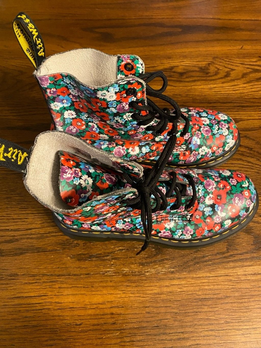 Dr. Martens Dr. Martens Floral Lace-Up Pascal Combat Boots size 7 Size US 7 / IT 37 - 4 Thumbnail