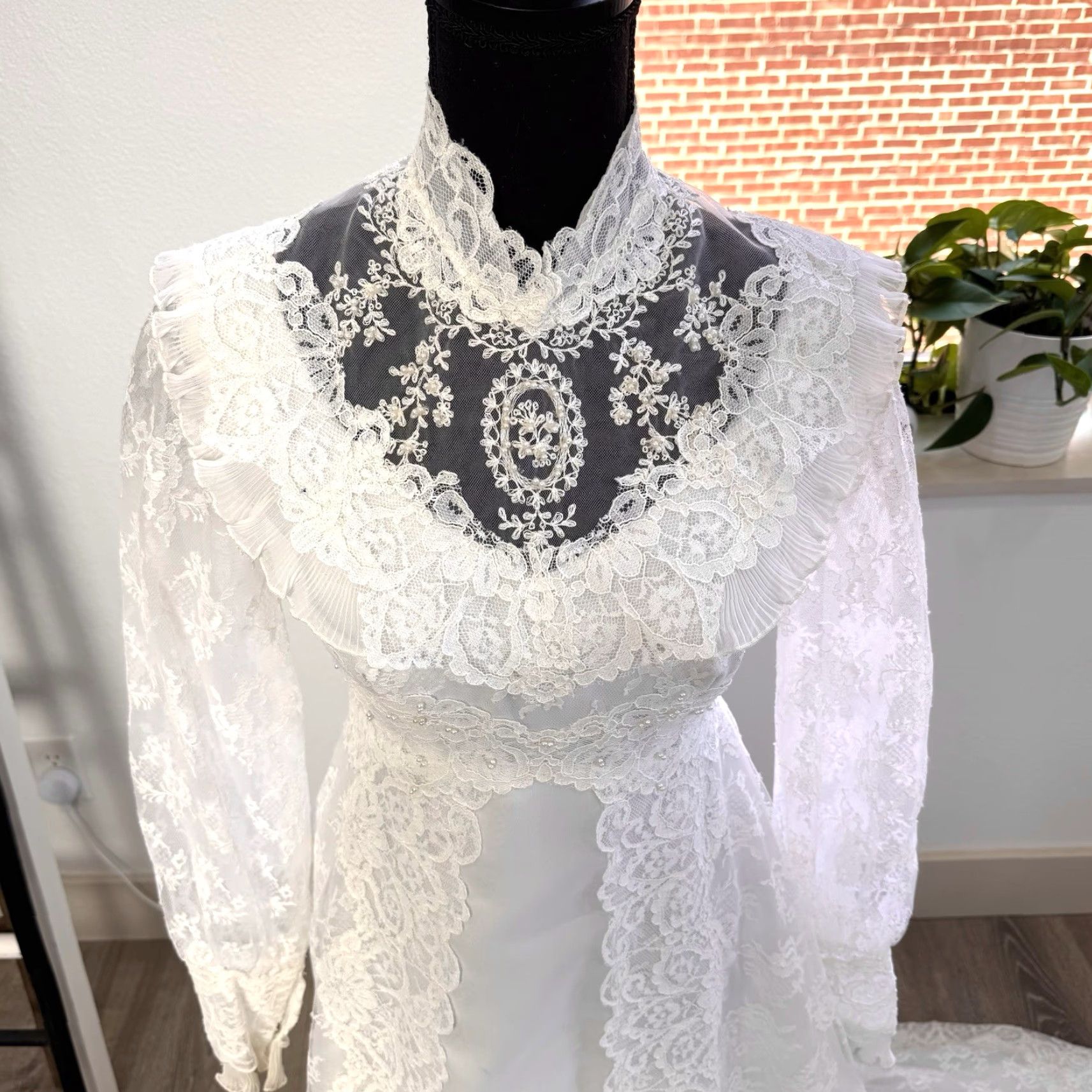 Vintage VINTAGE Union Made White Lace Victorian Boho High Neck Wedding Dress 60s 70s 8 Size ONE SIZE - 3 Thumbnail