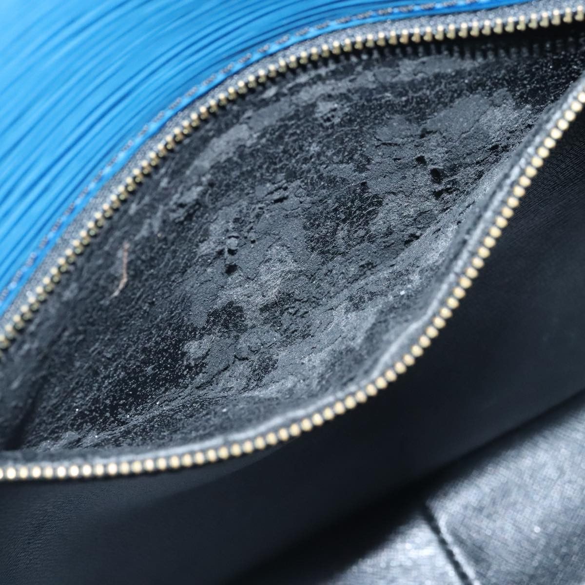 Louis Vuitton LOUIS VUITTON Epi Saint Cloud GM Shoulder Bag Toledo Blue Size ONE SIZE - 9 Thumbnail
