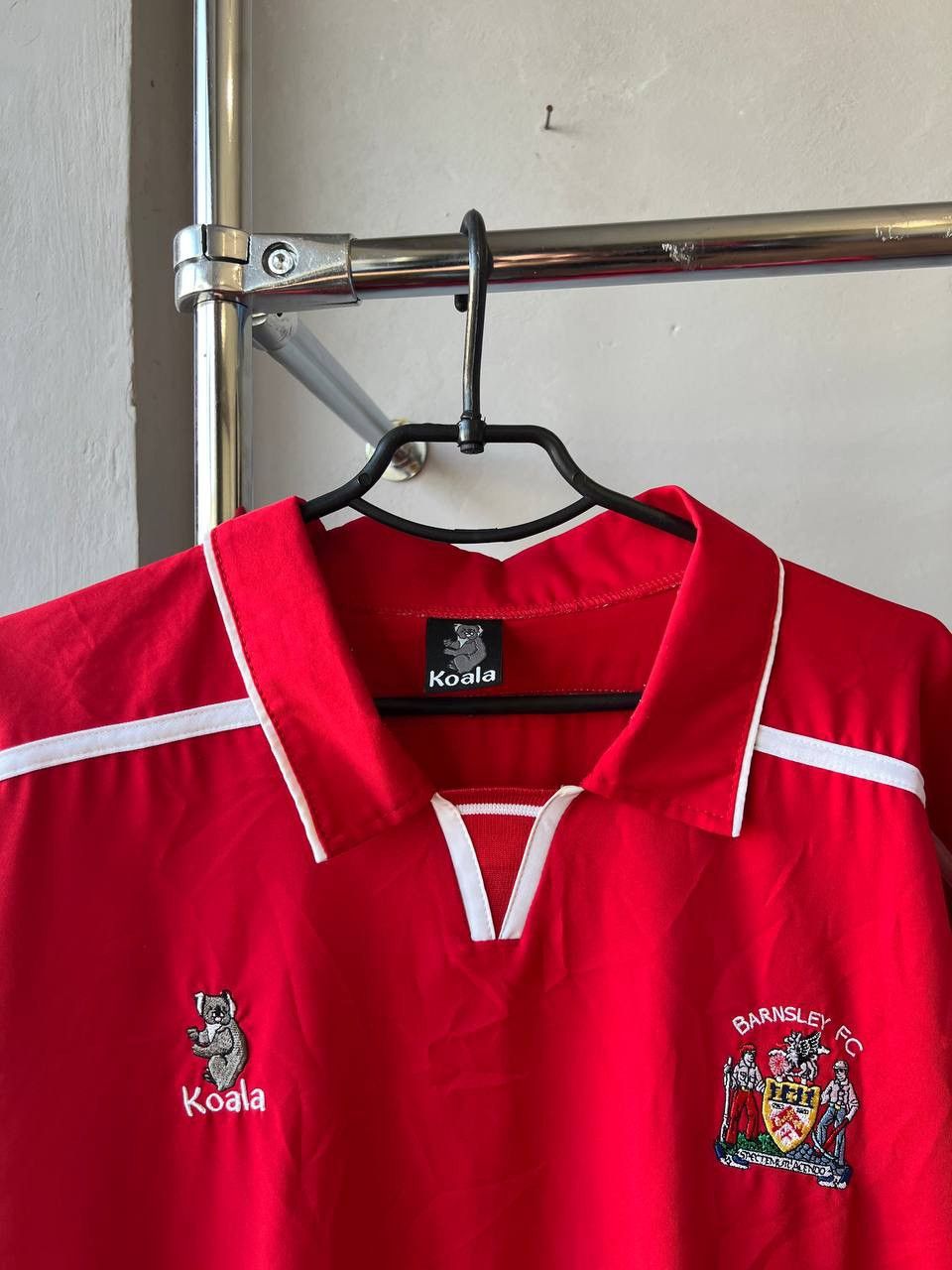 Vintage 2004/5 BARNSLEY FC HOME SOCCER JERSEY FOOTBALL SHIRT KOALA Size US XL / EU 56 / 4 - 5 Thumbnail