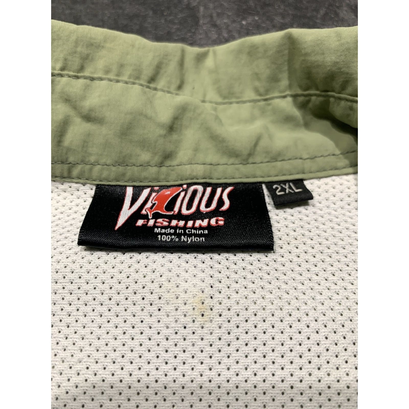 Vintage VICIOUS Button-Up Shirt Mens 2XL Green Short Sleeve Fishing Nylon Casual Pockets Size US XXL / EU 58 / 5 - 5 Thumbnail