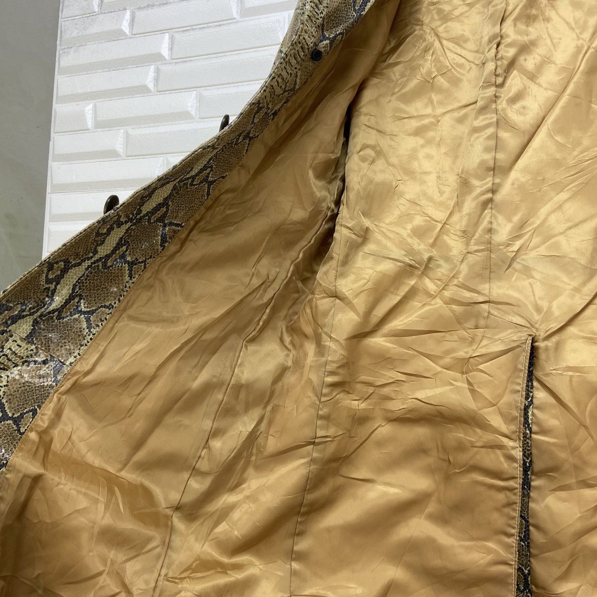 Tornado Mart Tornado Mart Python Long Coat Pig Skin Size US XS / EU 42 / 0 - 18 Thumbnail