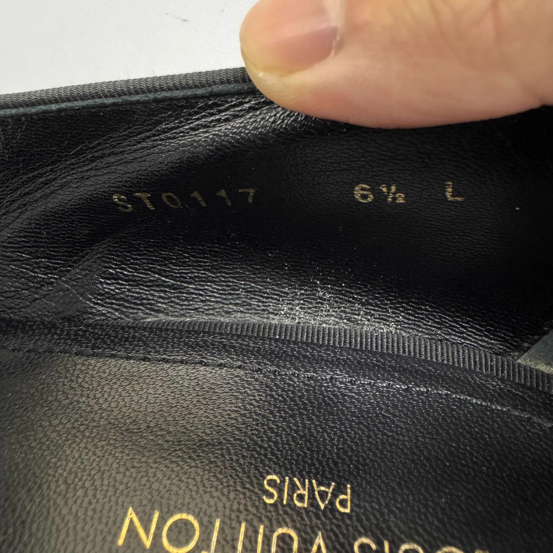 Louis Vuitton Louis Vuitton velvet gold-thread embroidered loafers US 6.5 Size US 6.5 / IT 36.5 - 6 Thumbnail