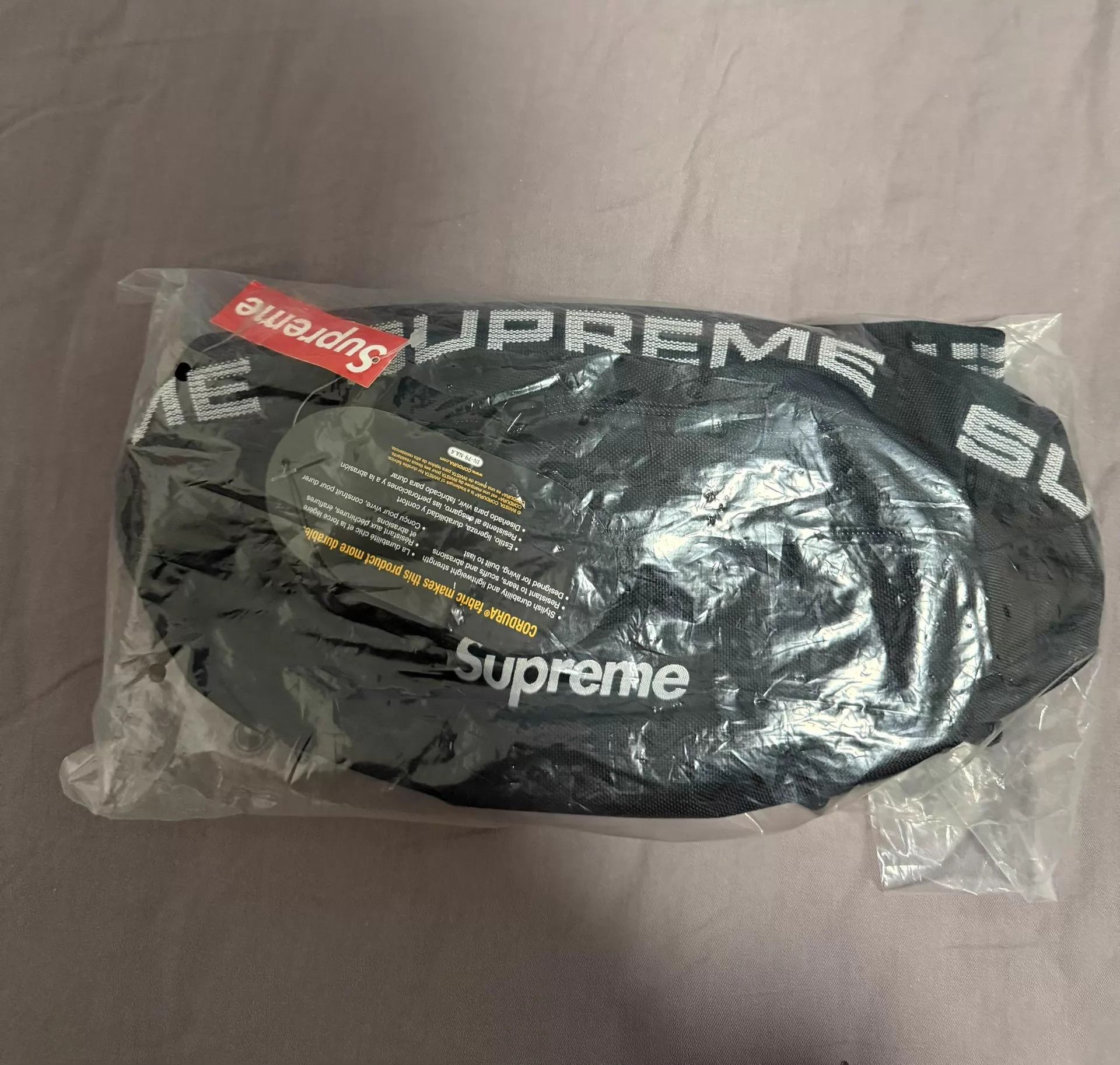 SUPREMEBEING Supreme ss18 3M Reflective Tag Waist Bag Black Size ONE SIZE - 1 Thumbnail