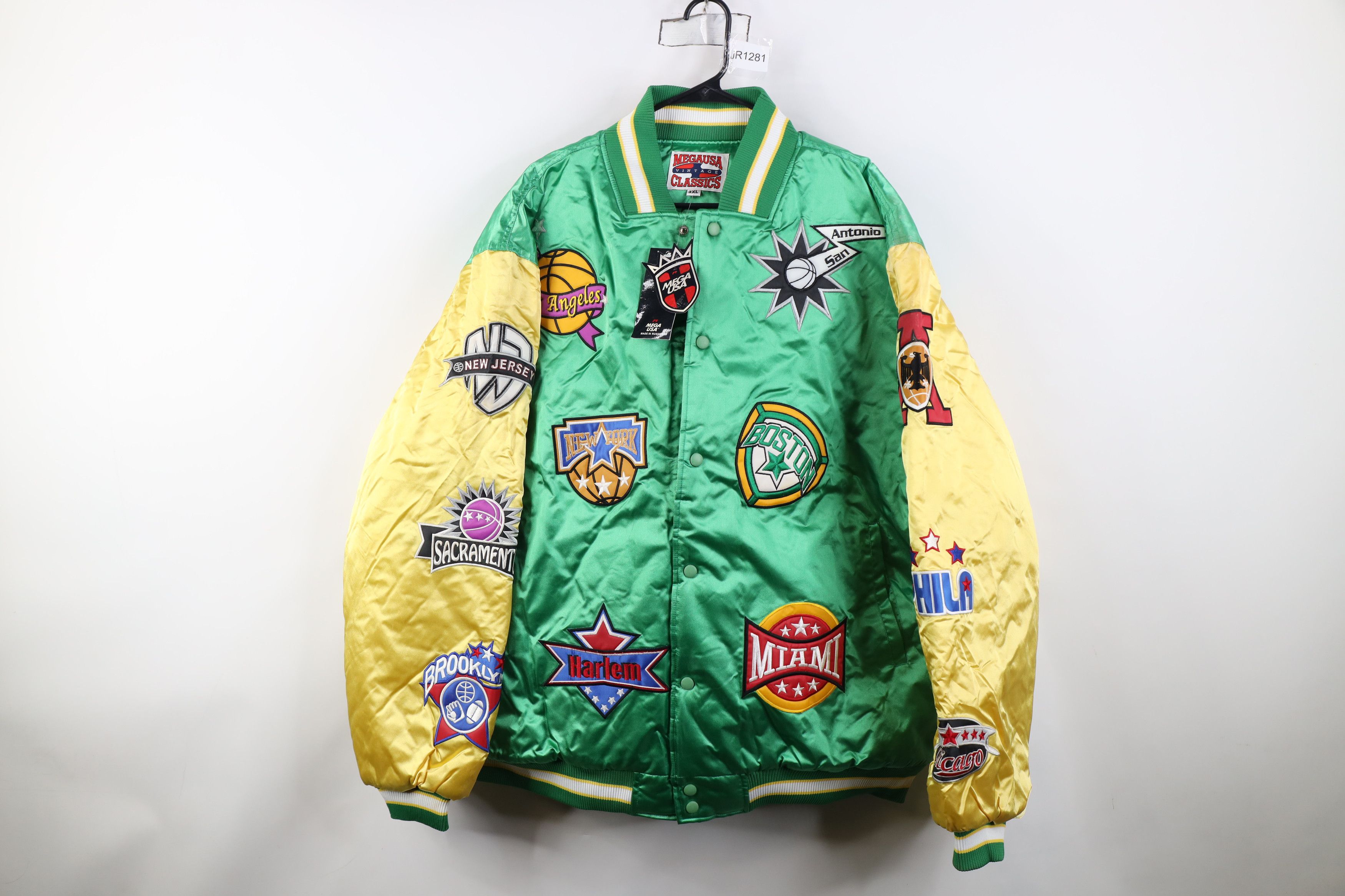 Vintage Deadstock Vintage 90s Quilted Satin Bomber Jacket Green Size US XXL / EU 58 / 5 - 1 Thumbnail