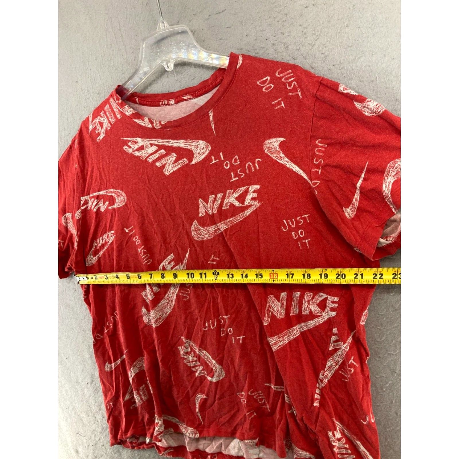 Nike Nike Graphic Print T-Shirt XL Red Crew Neck Short Sleeve 90s Sports Mens Size US XL / EU 56 / 4 - 2 Thumbnail