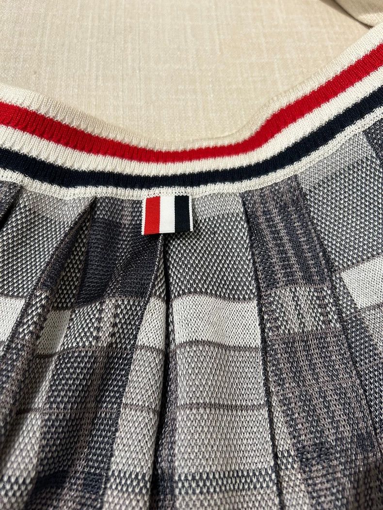 Thom Browne Thom Browne Classic ladies skirt short in front and long i Size 25" / US 0 / IT 36 - 2 Thumbnail