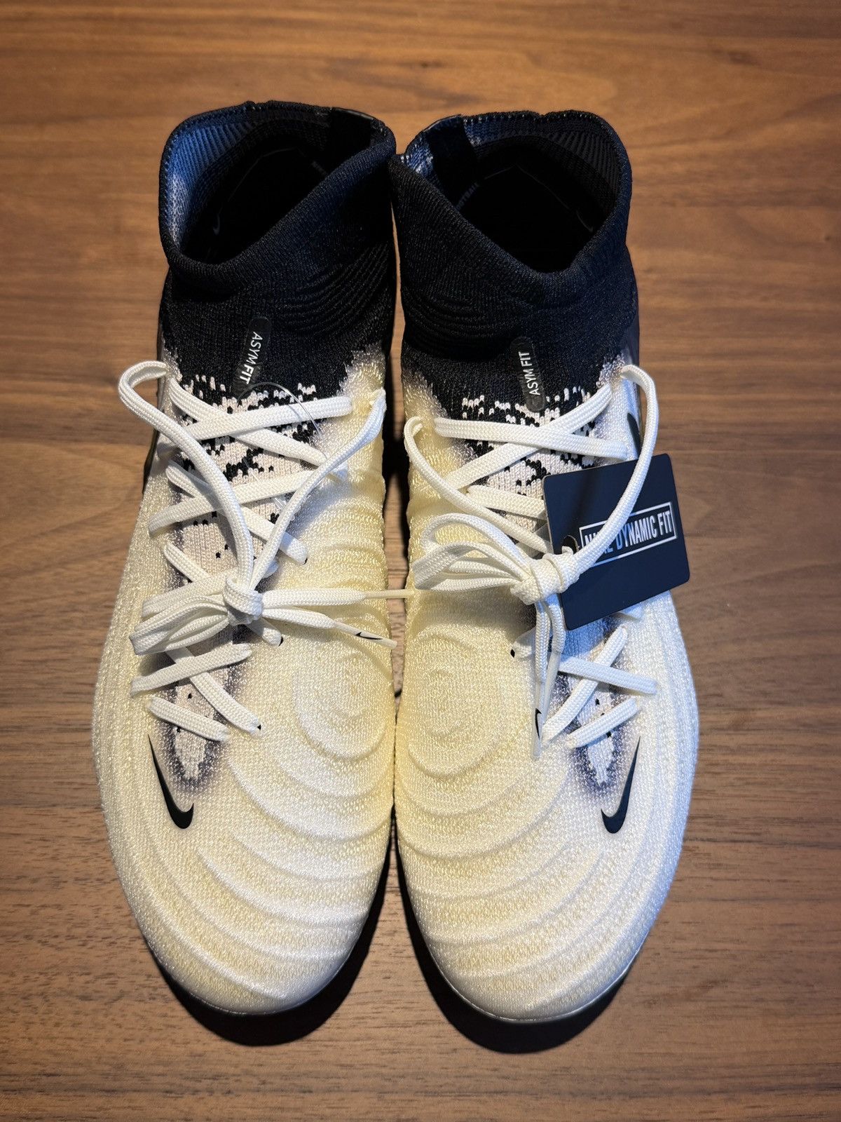 Nike Nike Phantom Luna 2 Size US 7 / EU 40 - 1 Thumbnail