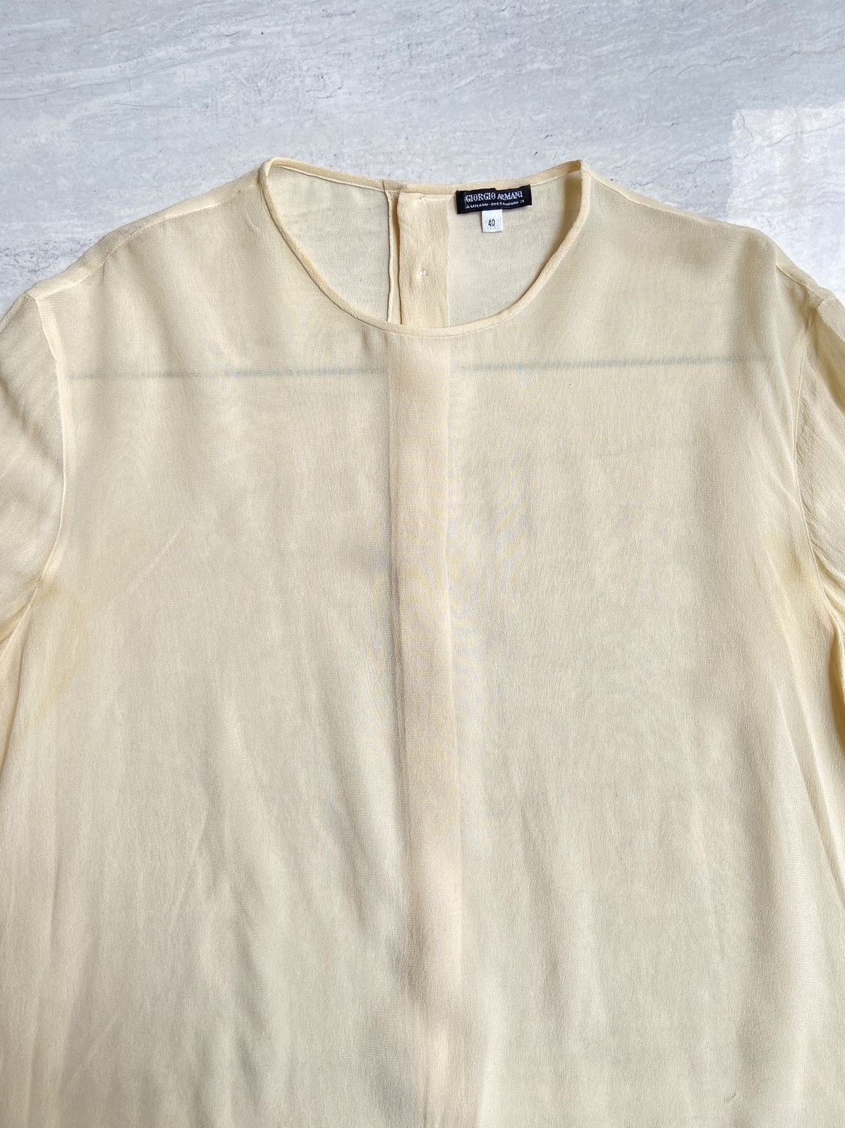 Giorgio Armani GIORGIO ARMANI Cream Mesh Shirt Size US S / EU 44-46 / 1 - 3 Thumbnail