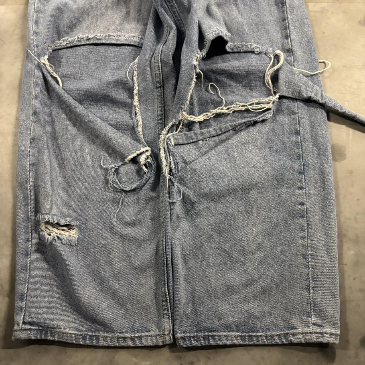 Vintage Crazy Vintage Y2K/2000s Baggy Light Wash Streetwear Distressed Jeans! 32x29 Size US 32 / EU 48 - 6 Thumbnail