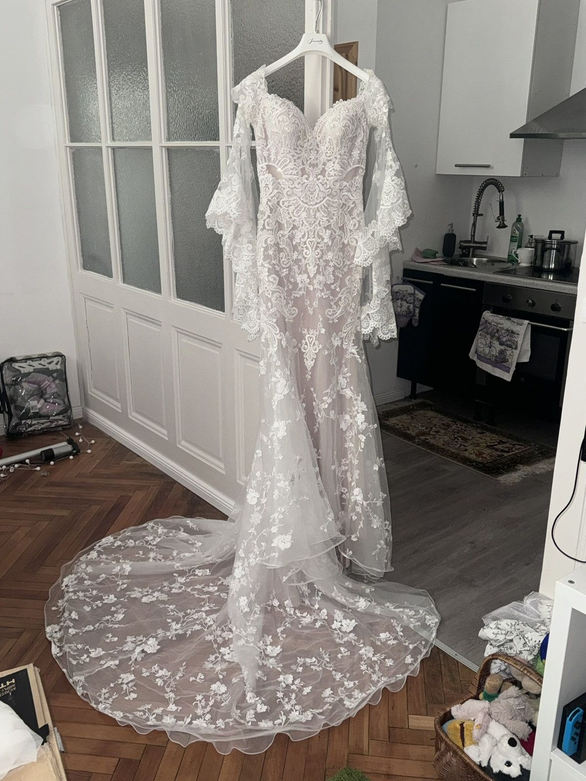 Other Wedding dress from Ronald Joyce Denita 69571 Size M / US 6-8 / IT 42-44 - 2 Thumbnail