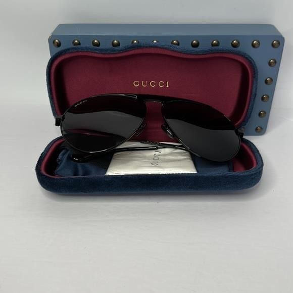 Gucci Authentic Gucci super light, stylish and bold design. The la Size ONE SIZE - 6 Thumbnail