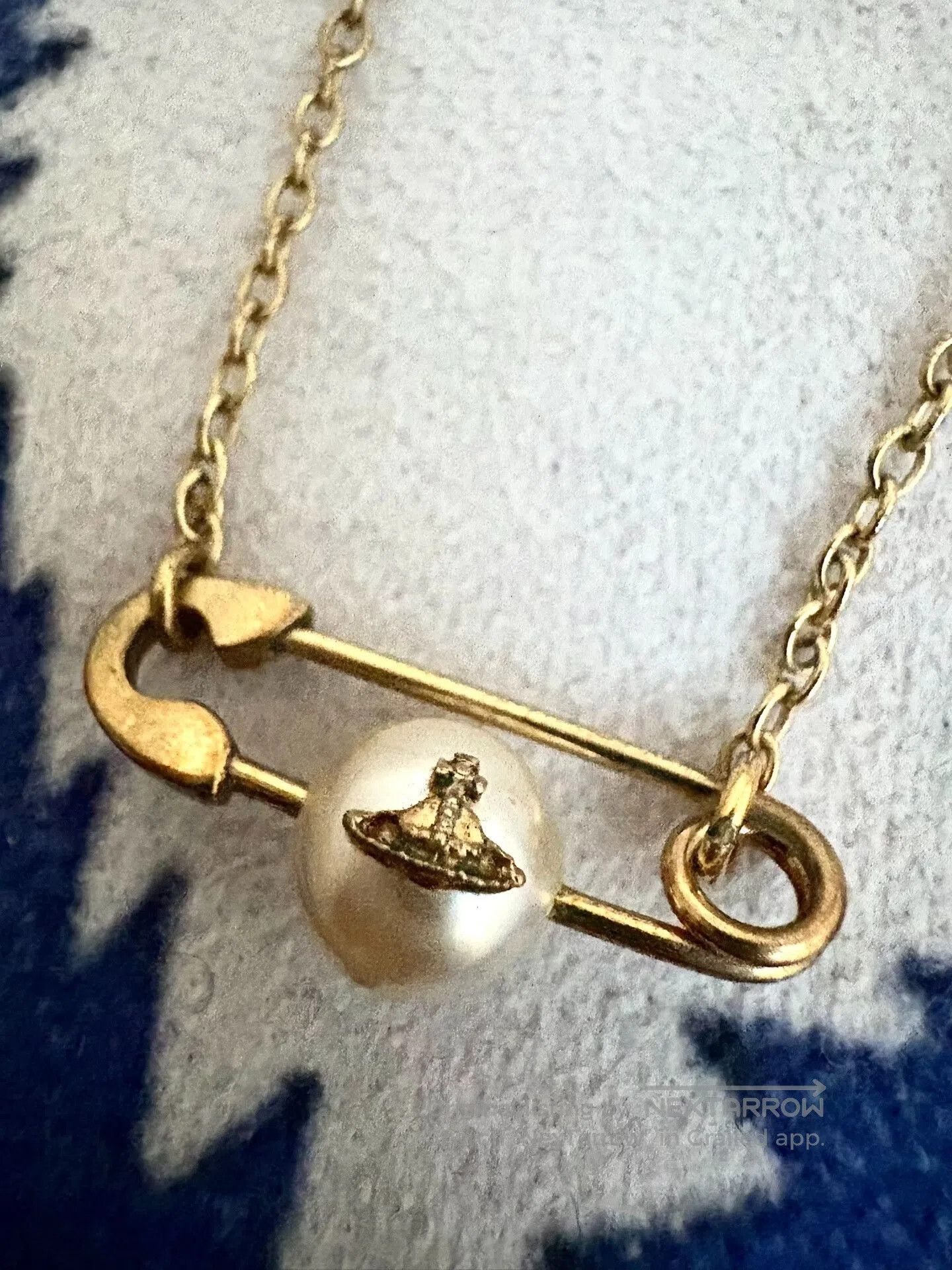 Vivienne Westwood Vivienne Westwood Gold Saturn Brooch Necklace. Size ONE SIZE - 6 Thumbnail