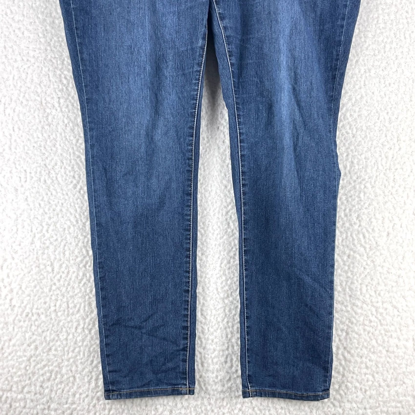 Torrid Torrid Jeans Denim Skinny Leg Blue Mid Rise Size 16 Womens Regular Stretch 5-Pocket Casual Medium Wash Vintage: No Size 38" / US 16 / IT 52 - 3 Thumbnail