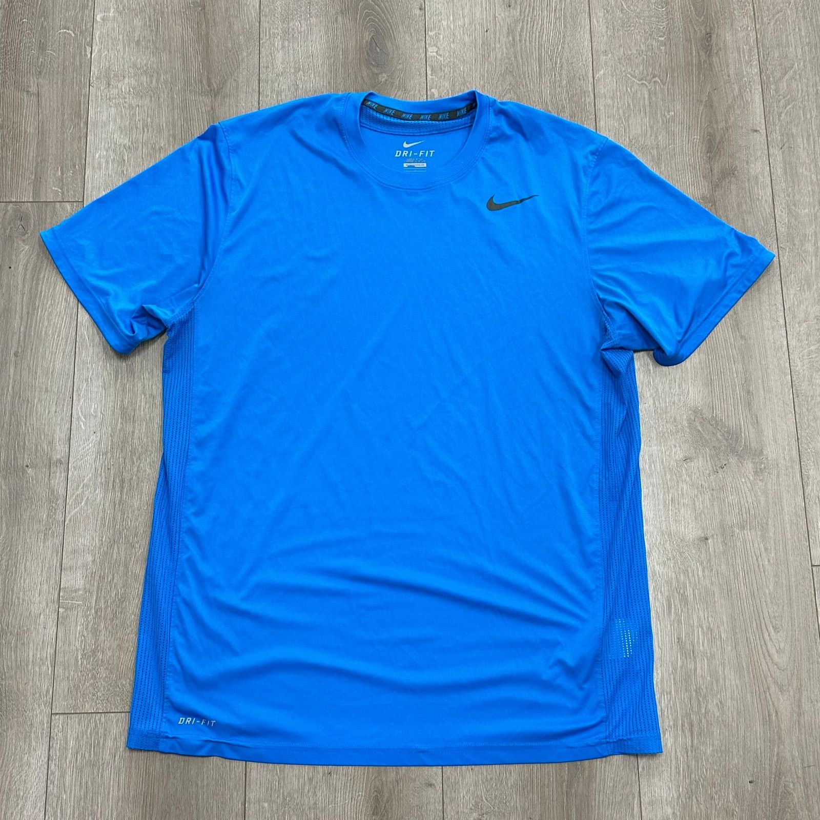 Nike Nike Running Dri Fit Blue Tee T Shirt size Large L B15 Size US L / EU 52-54 / 3 - 1 Thumbnail