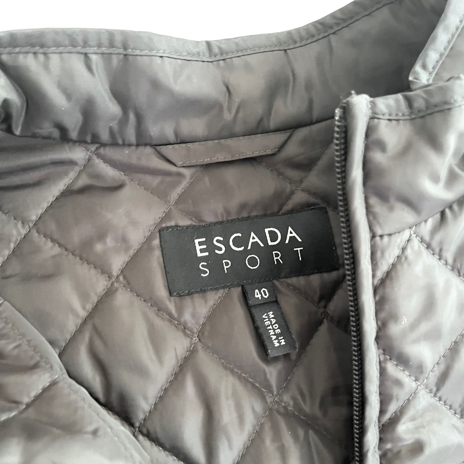 Escada Escada Sport black quilted zip front vest size 40 (US M) Size M / US 6-8 / IT 42-44 - 5 Thumbnail