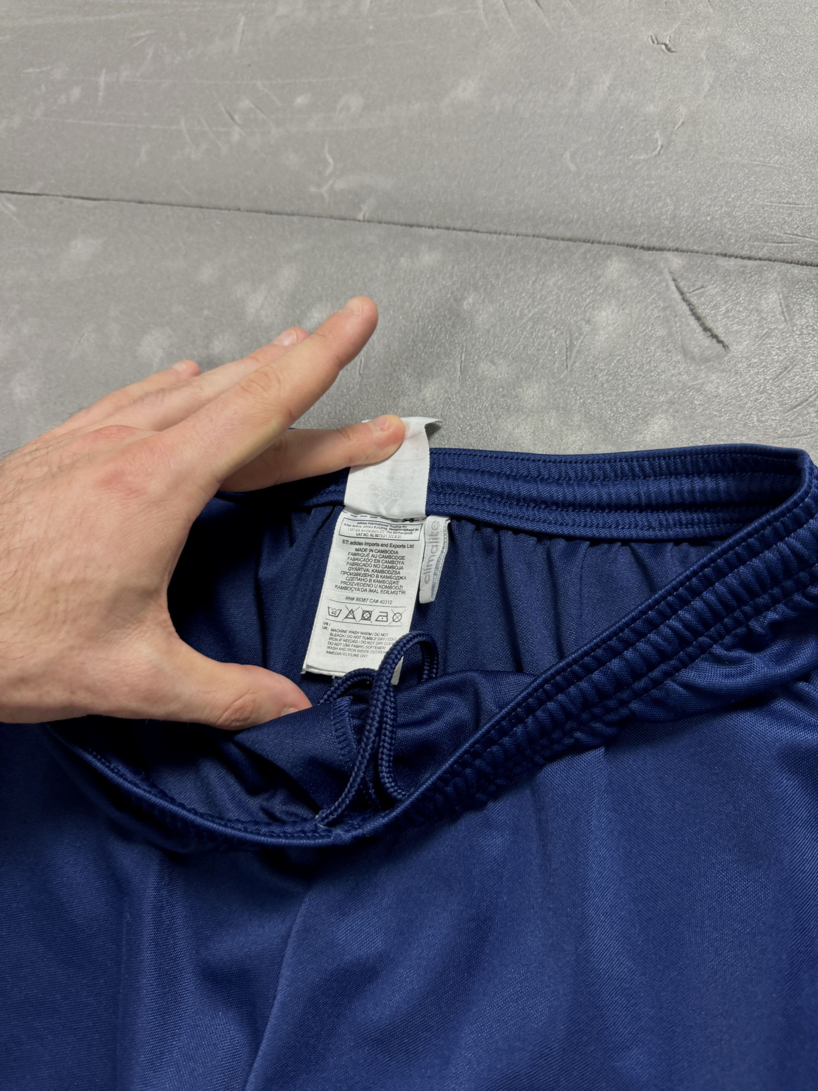 Adidas Adidas navy shorts sport soccer football streetwear Size US 30 / EU 46 - 10 Thumbnail