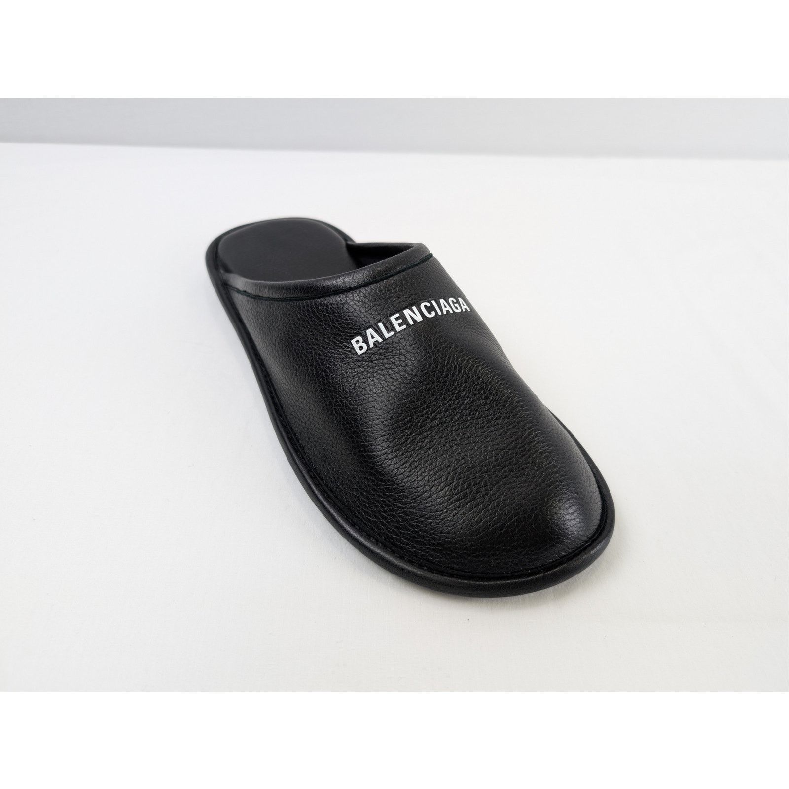 Balenciaga o1rshd1 Logo Grained Leather / Control Home Mule Flat Black Size US 10 / EU 43 - 3 Thumbnail