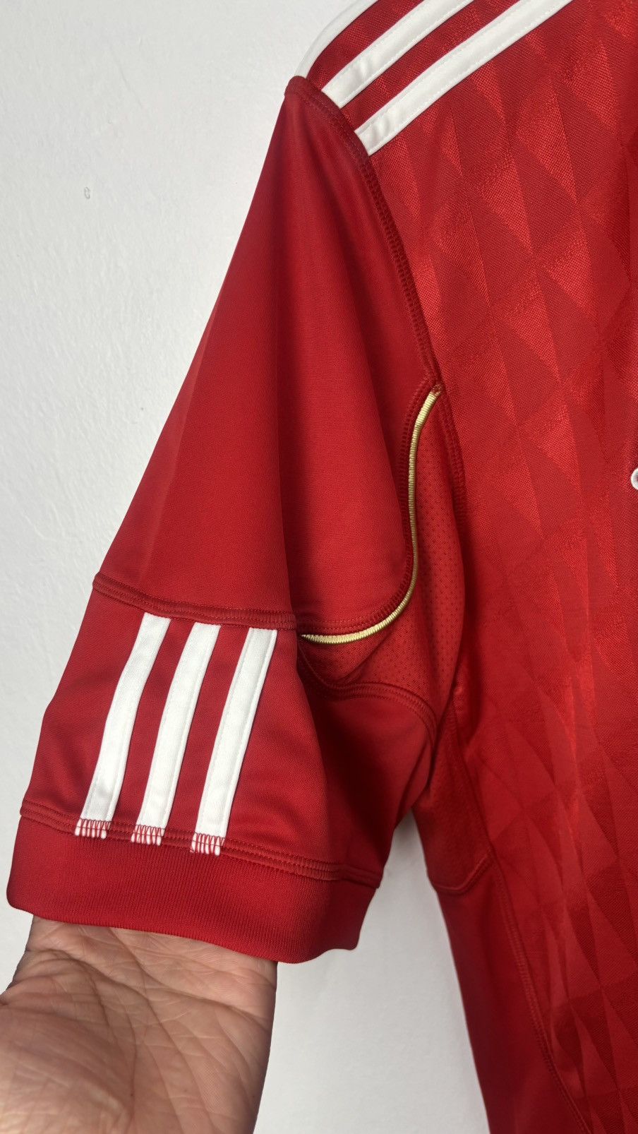 Adidas Liverpool 10/12 Home ( Gerrard ) Size US L / EU 52-54 / 3 - 16 Thumbnail