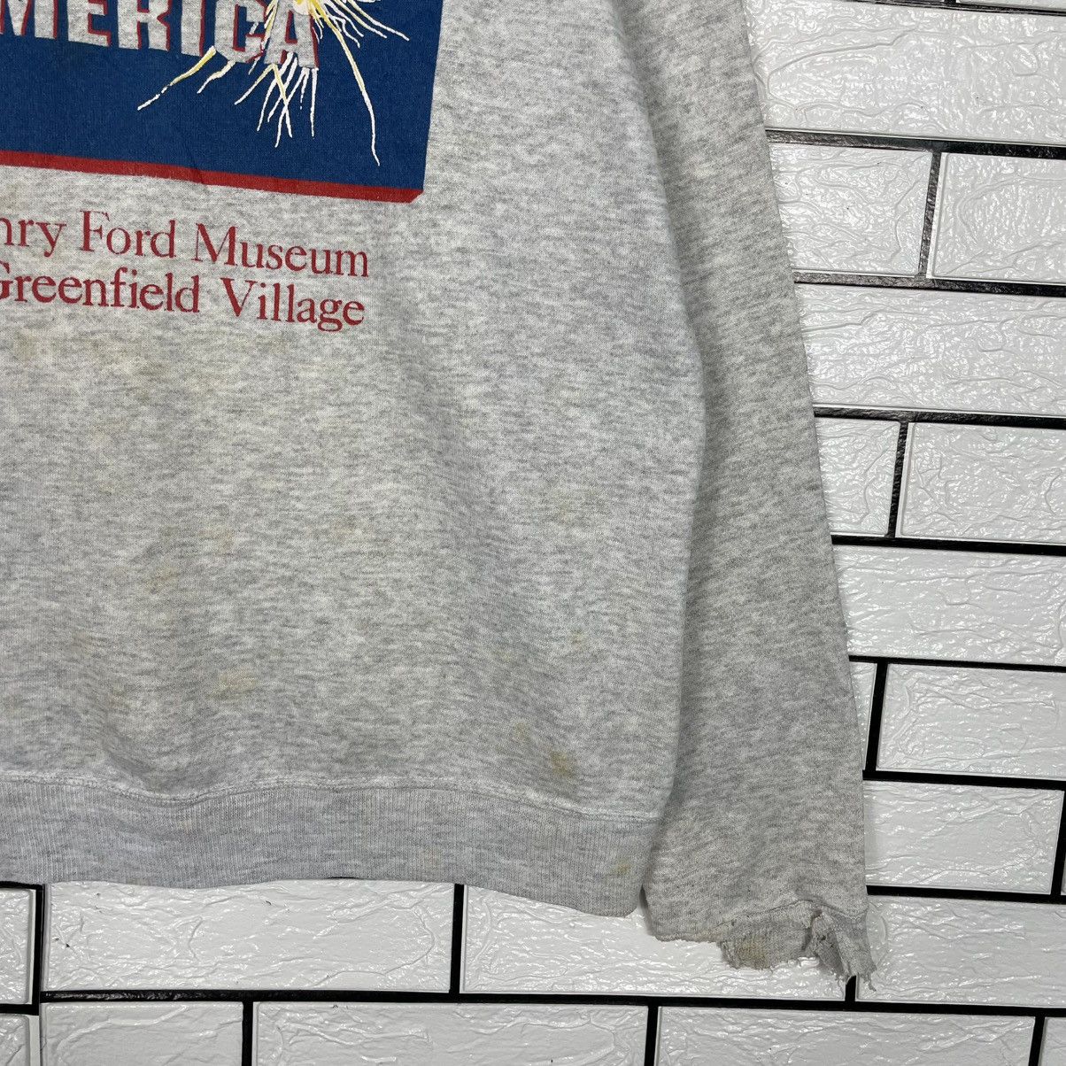 Vintage Vintage Distressed Henry Ford Museum Sweatshirt Size US M / EU 48-50 / 2 - 4 Thumbnail