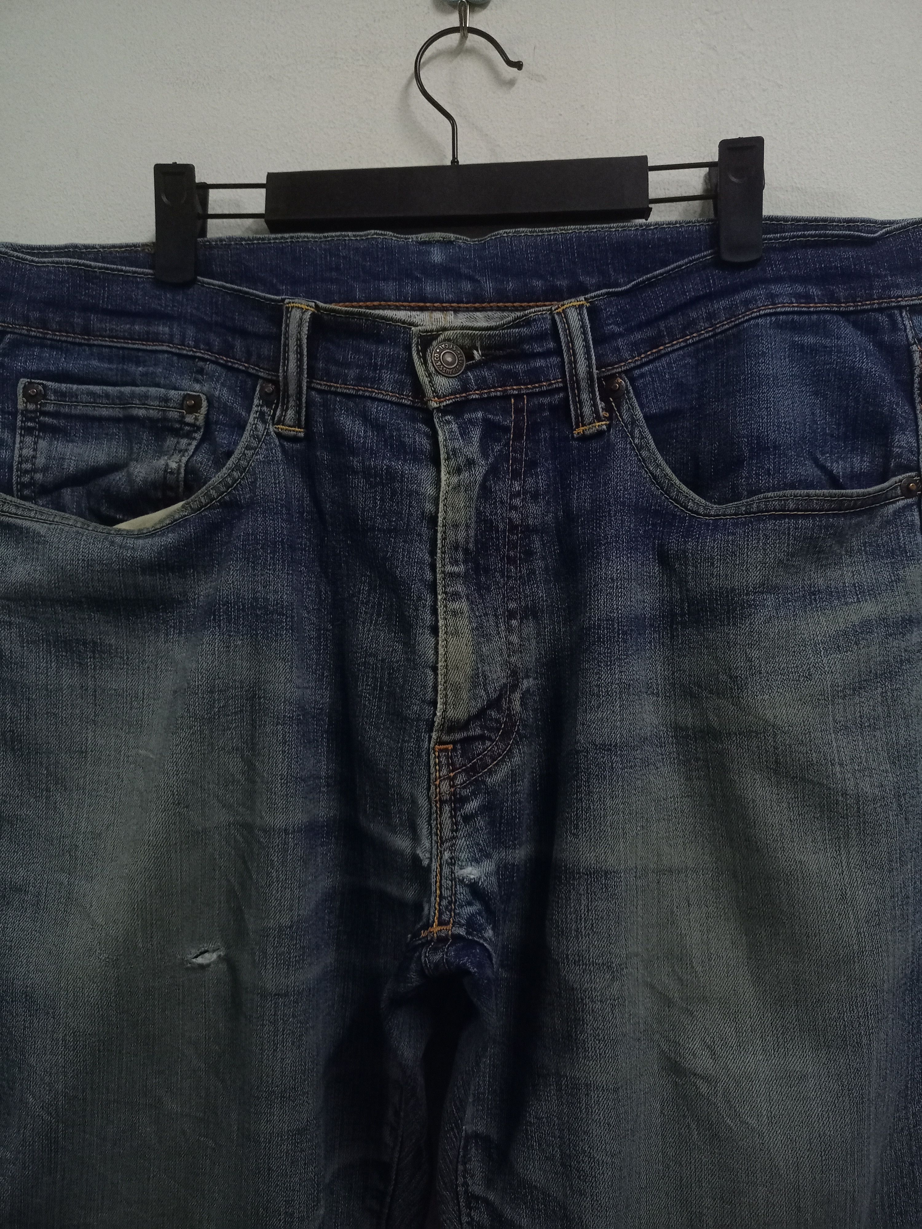 Levi's Vintage Levis 505 Blue Wash Distressed Ripped Baggy Jeans Size US 36 / EU 52 - 4 Thumbnail