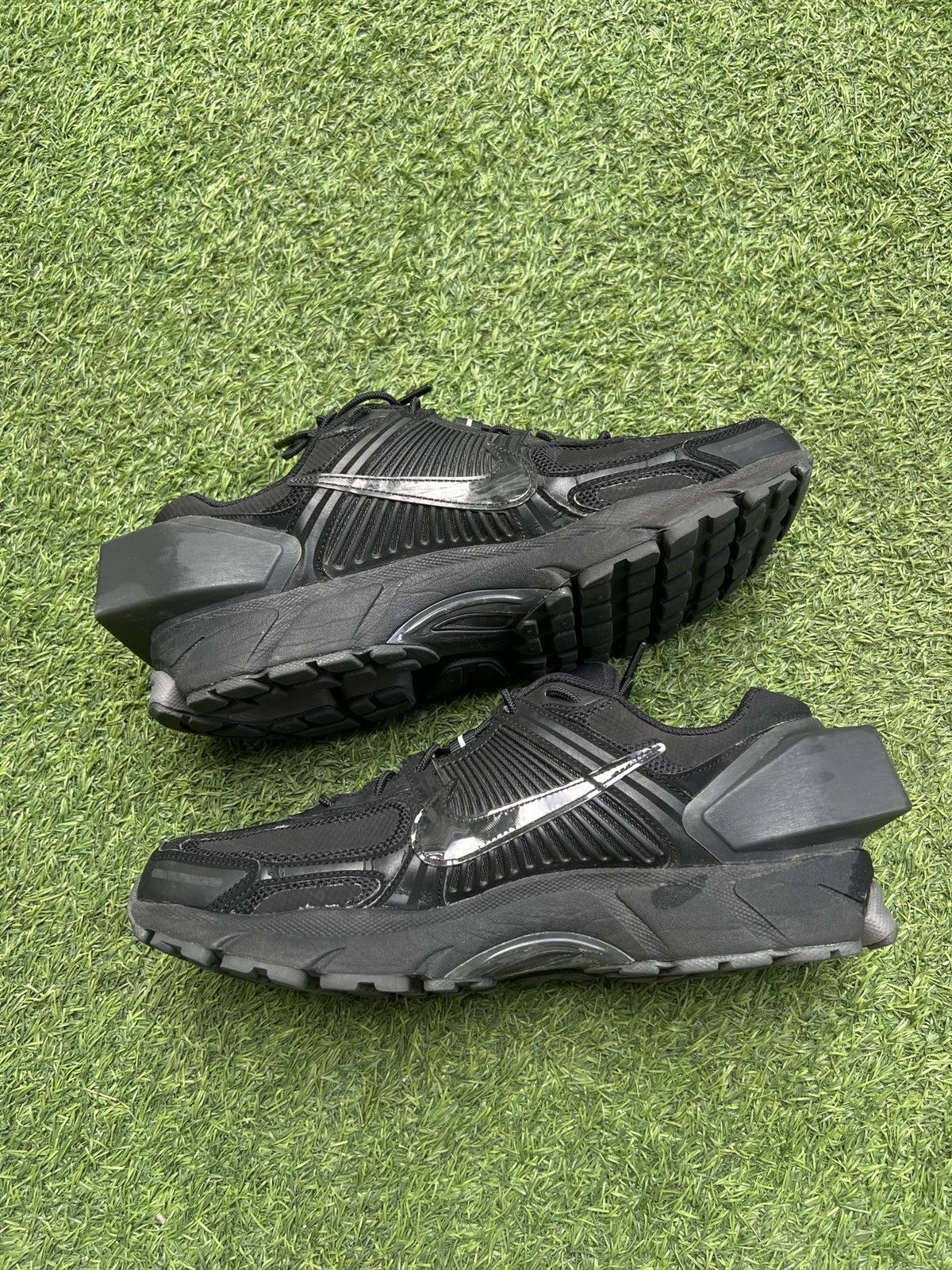 A-COLD-WALL* × Nike A-COLD-WALL x Nike Zoom Vomero 5 ACW Black AT3152-001 Size US 11 / EU 44 - 3 Thumbnail