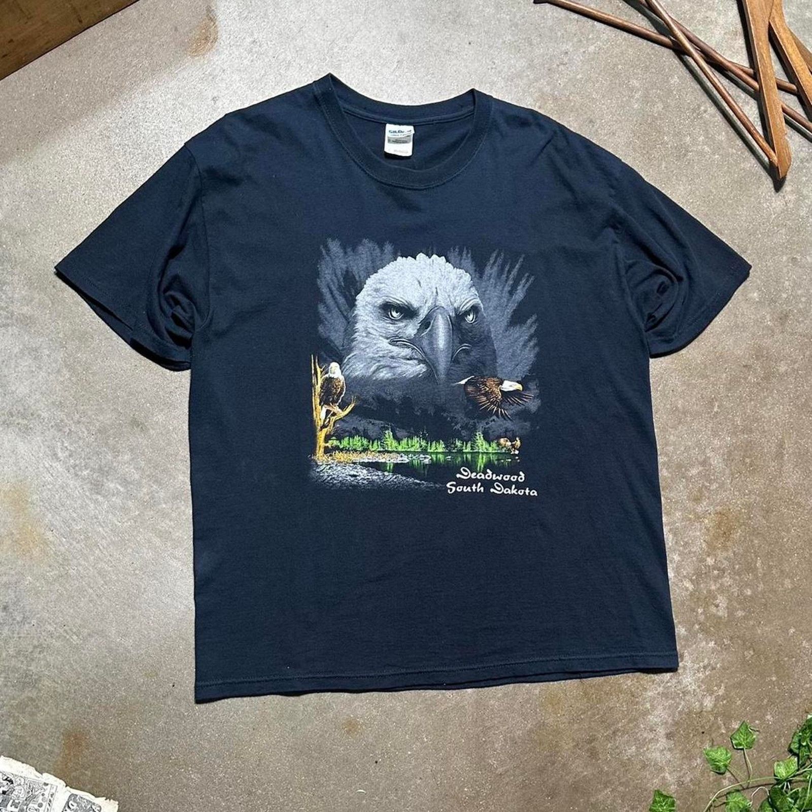 Gildan Vintage Y2K Deadwood South Dakota Bald Eagle Nature T-Shirt Size US L / EU 52-54 / 3 - 1 Thumbnail