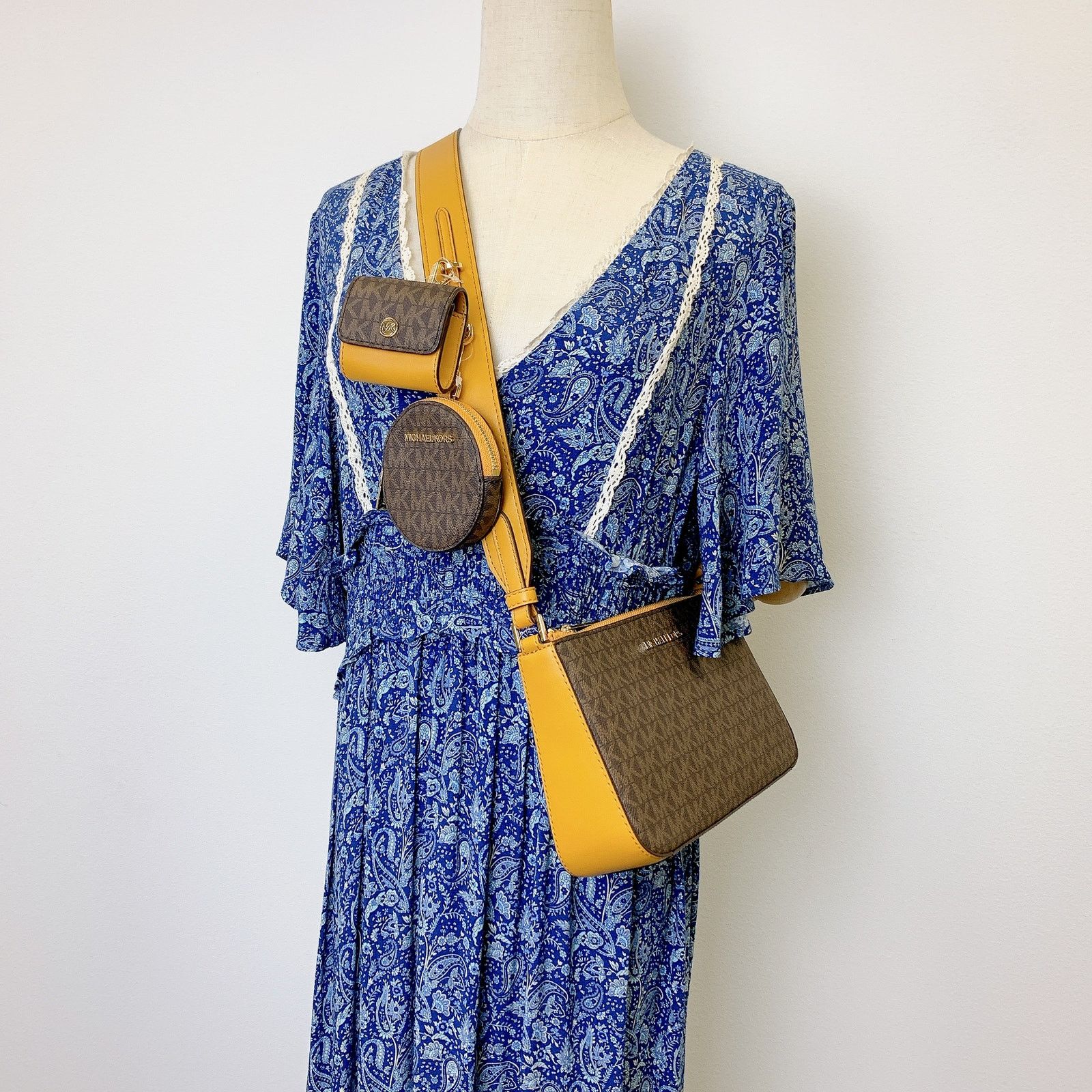 Michael Kors Michael Kors 35S1GTVC3B Jet Set Travel Small Logo Shoulder Size ONE SIZE - 1 Thumbnail