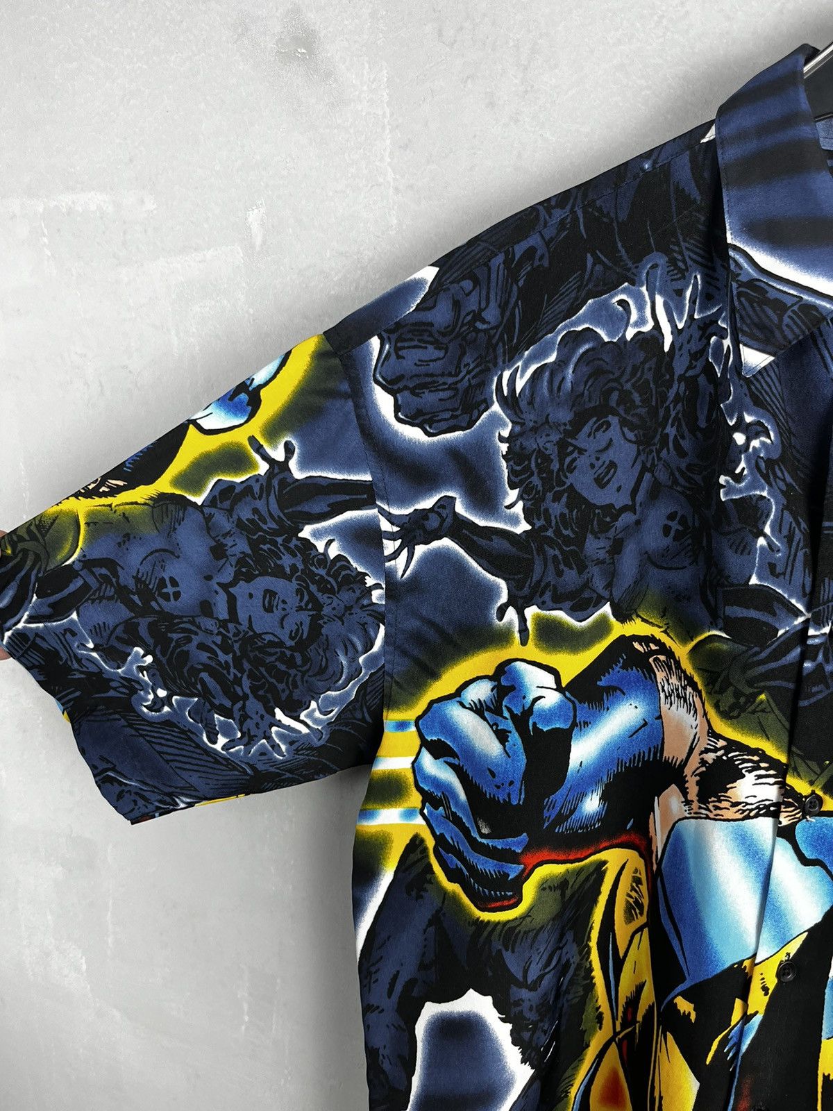 Marvel Comics × Vintage Vintage 2001 button shirt crazy wolverine graphics rare L Size US L / EU 52-54 / 3 - 3 Thumbnail