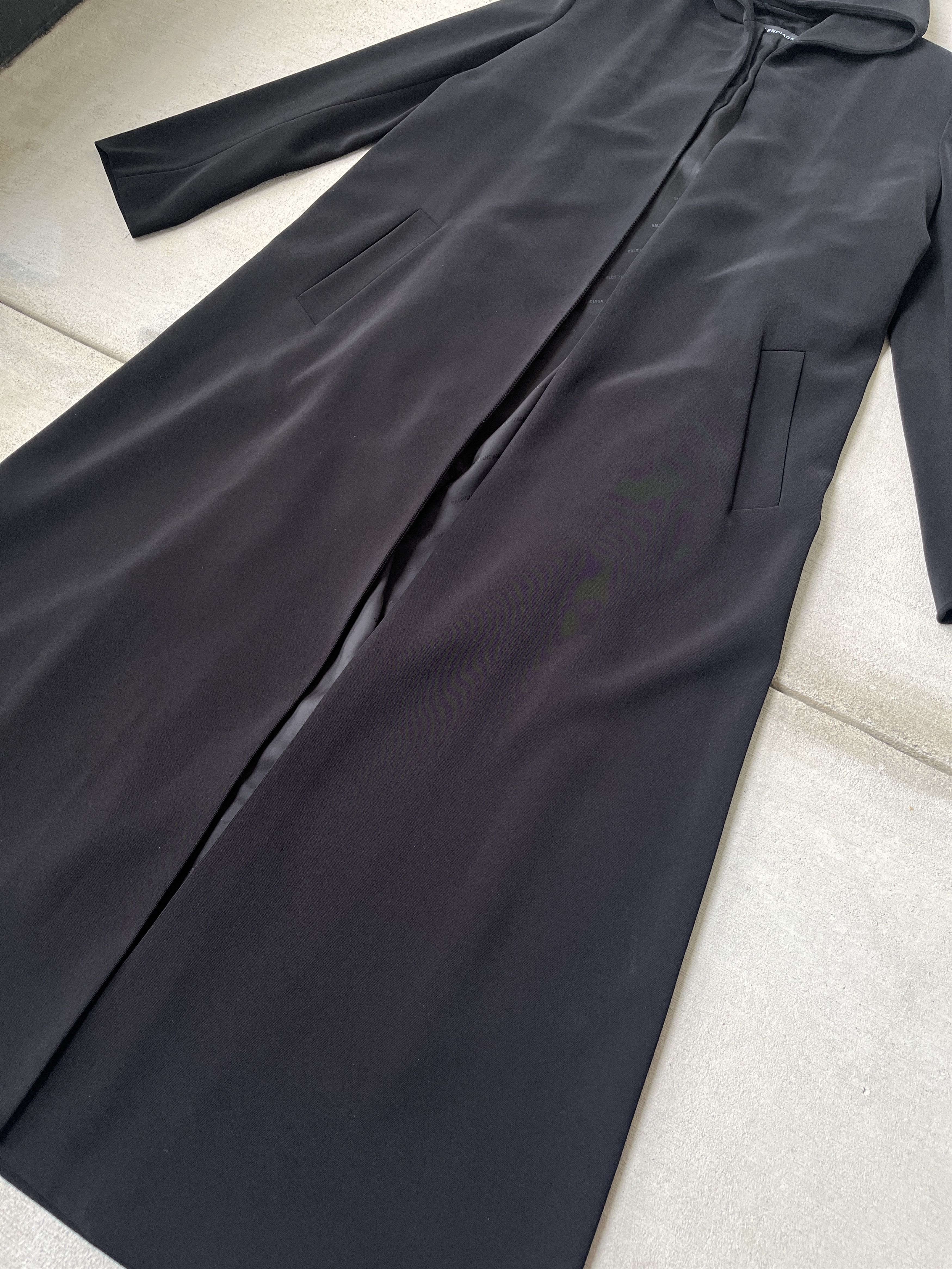 Balenciaga Balenciaga Crepe Hooded Coat Size 50 AW19 Size US L / EU 52-54 / 3 - 2 Thumbnail