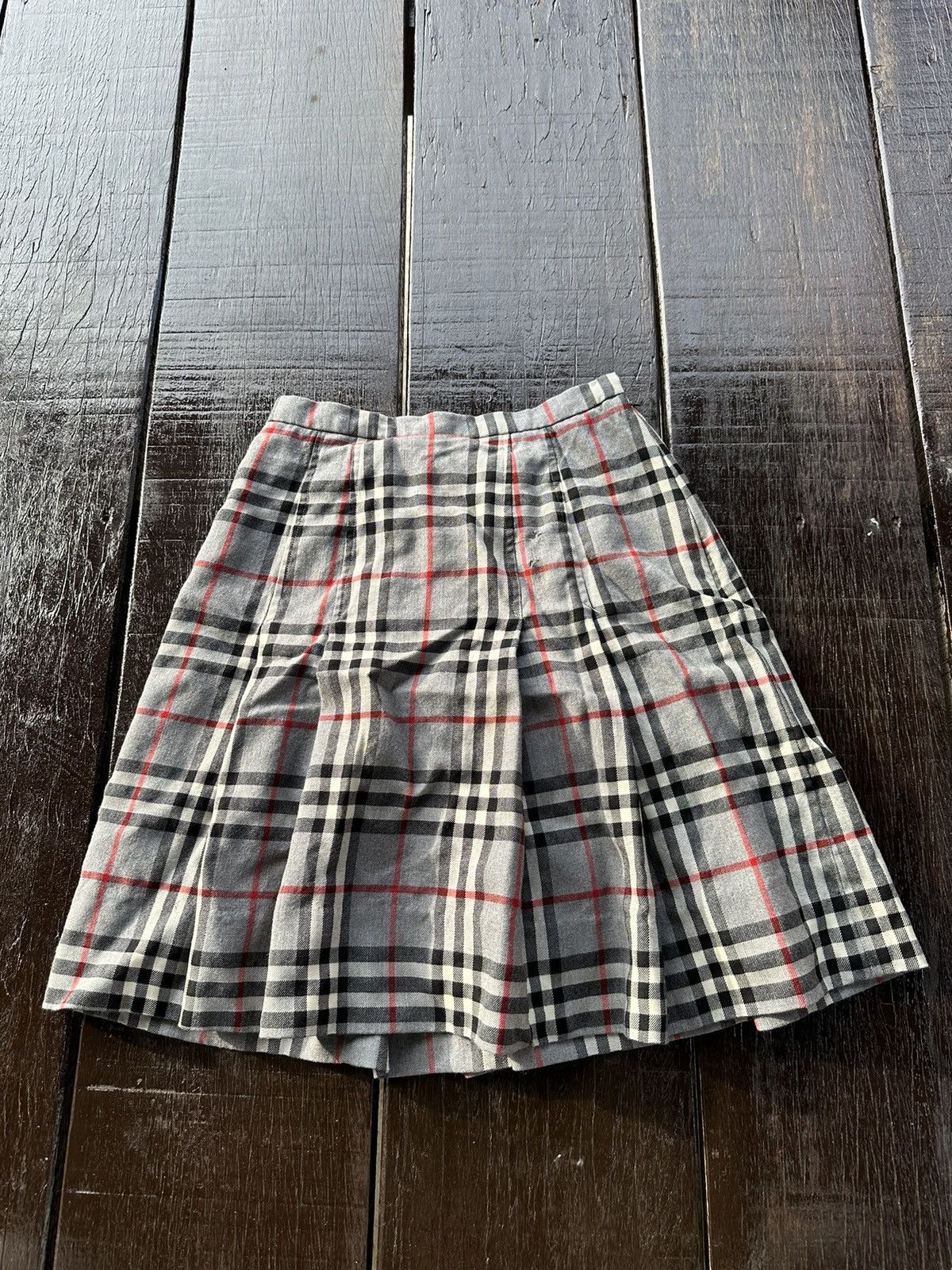 Burberry nova check mini skirt nice design
