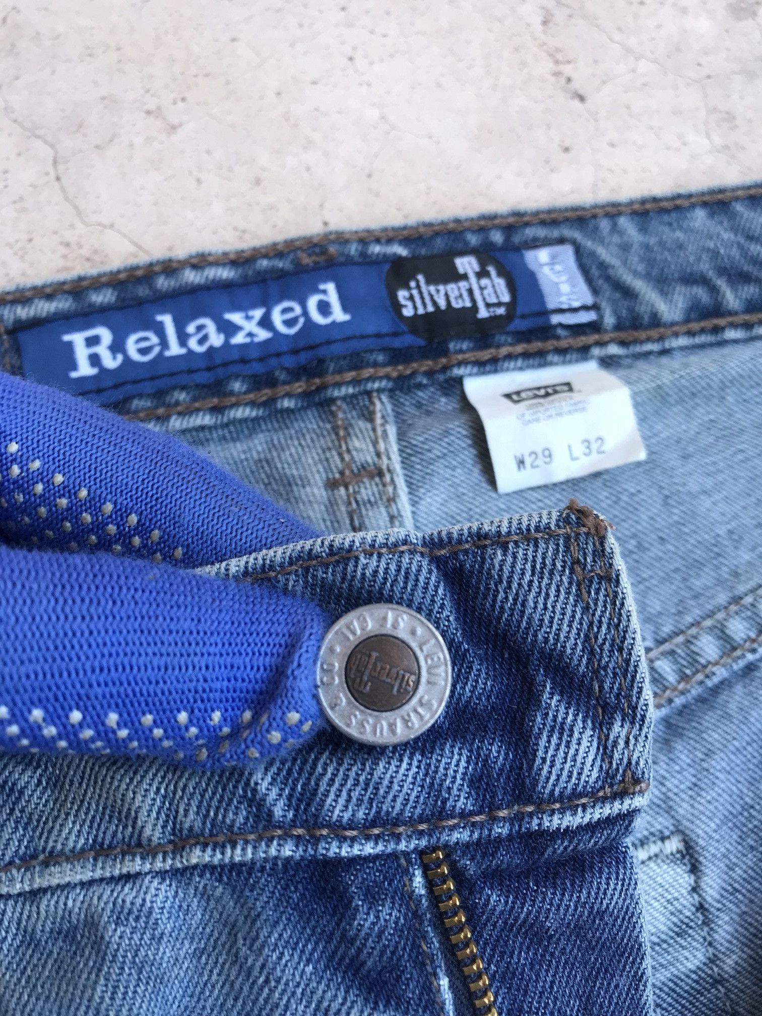 Levi's × Vintage Vintage Silvertab 90s Levis relaxed fit dirty bluewash W29 Size US 29 - 8 Thumbnail