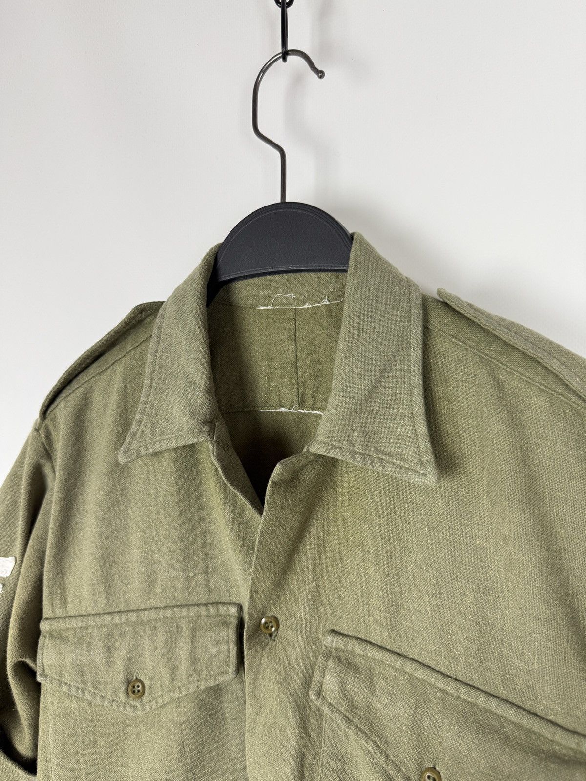 Vintage 50s 60s Vintage British Army Green Wool Short Sleeve Shirt Size US M / EU 48-50 / 2 - 2 Thumbnail